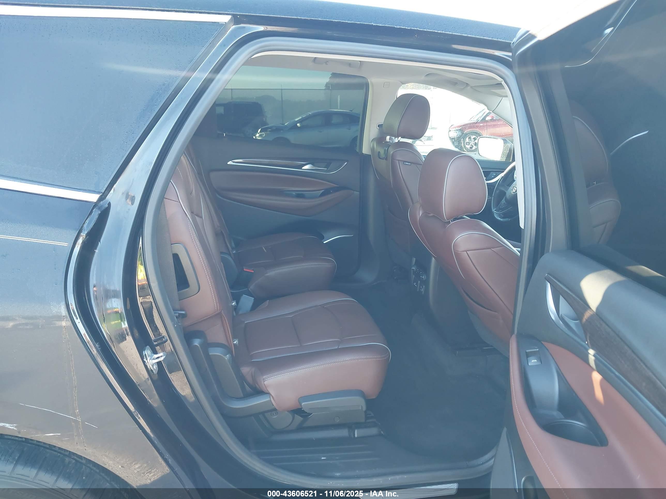 BUICK ENCLAVE image 8