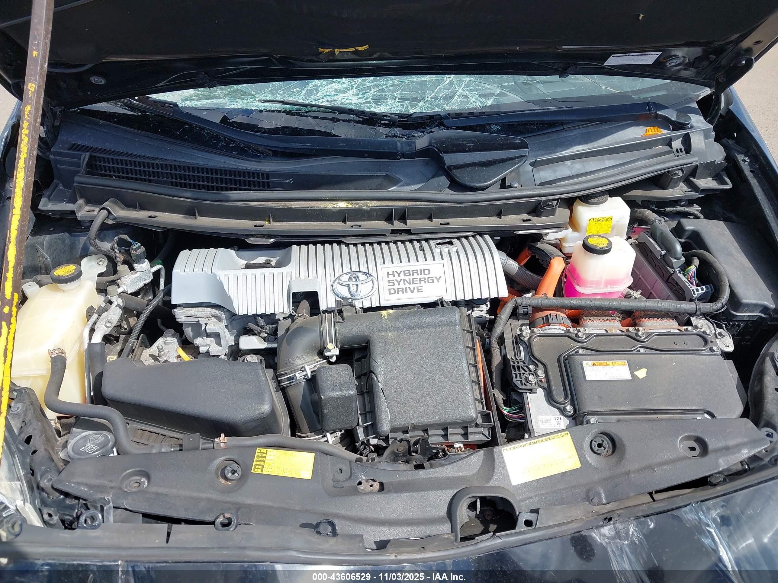 TOYOTA PRIUS image 10