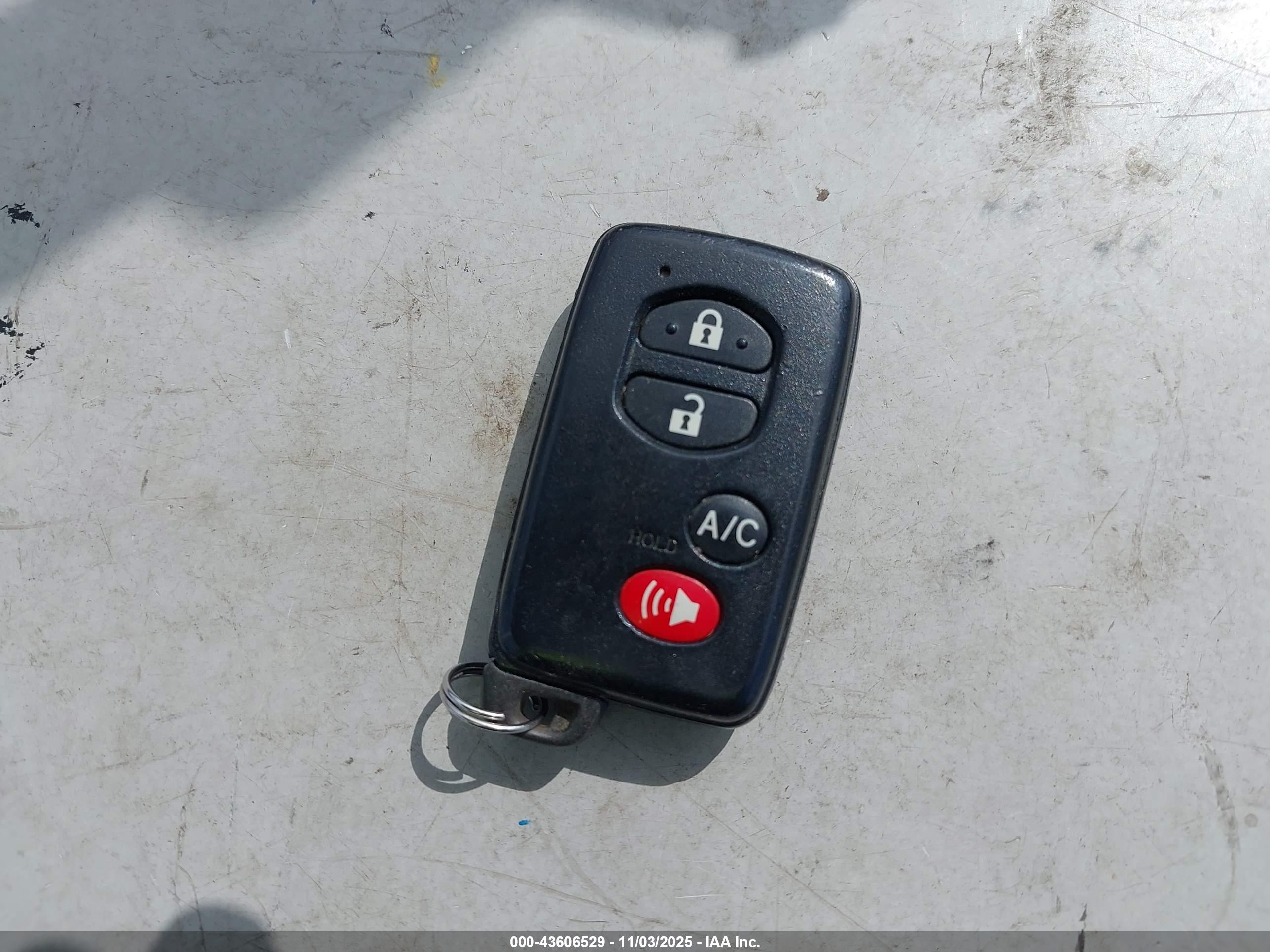 TOYOTA PRIUS image 11