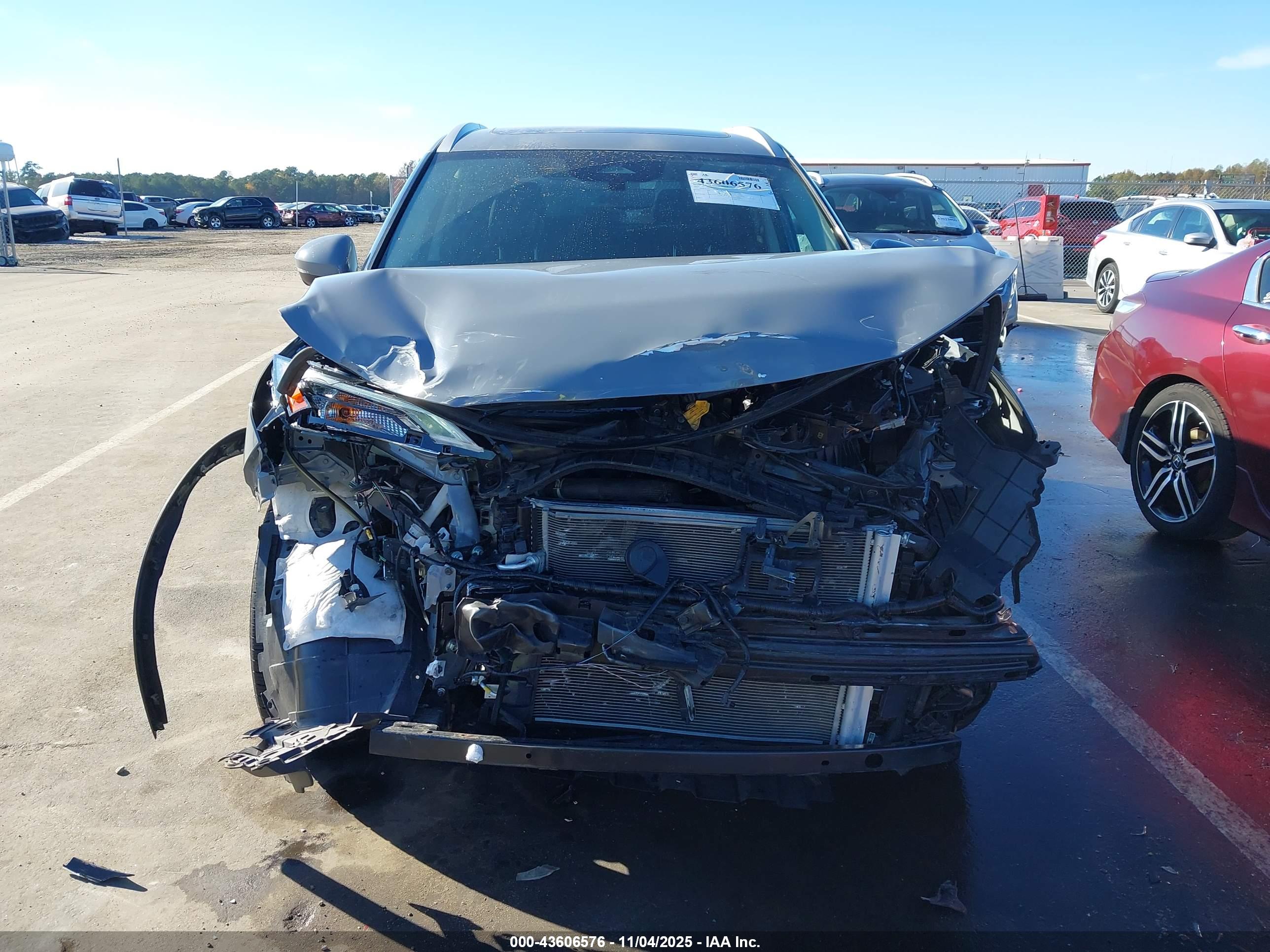 NISSAN ROGUE image 6