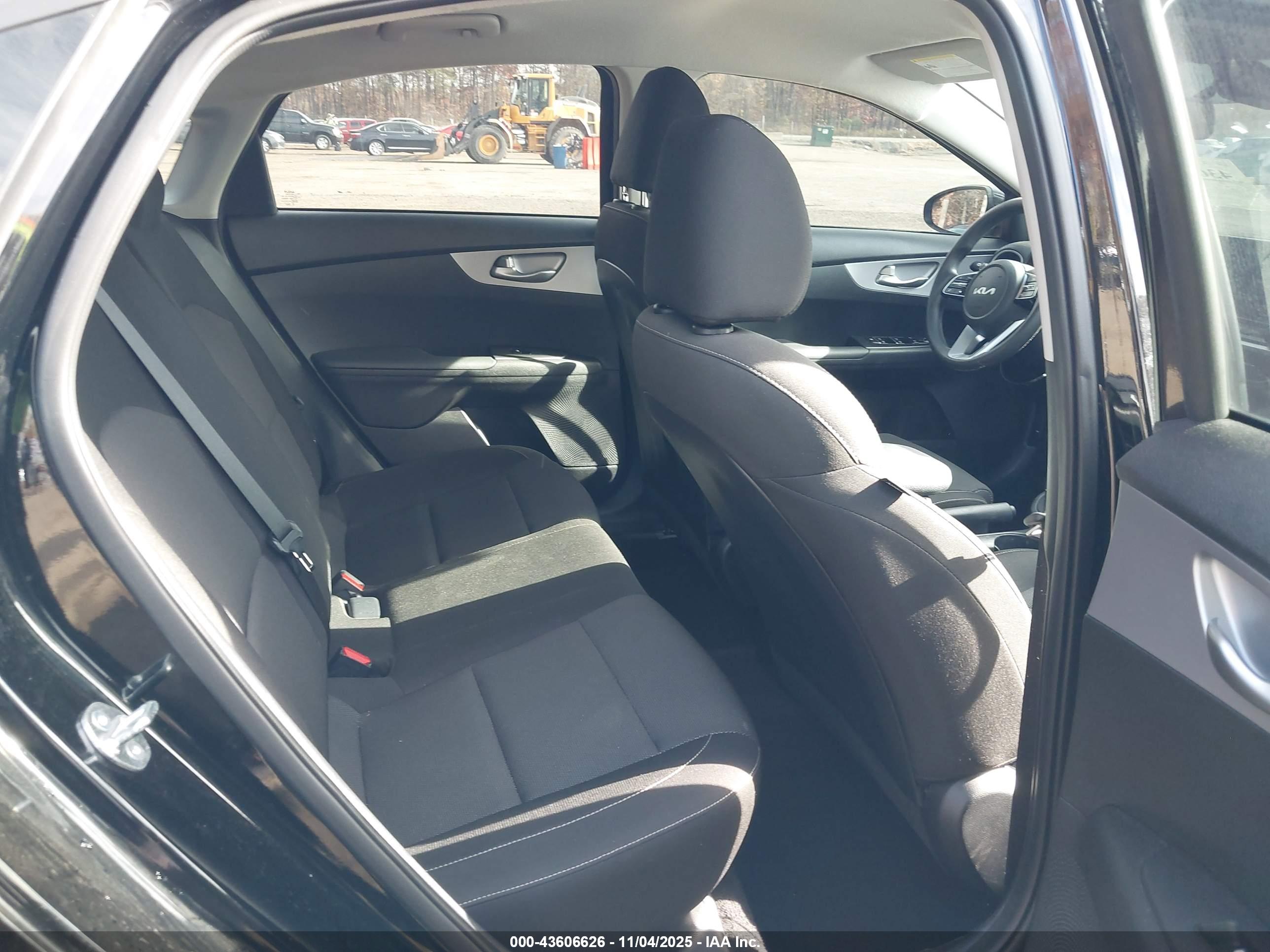 KIA FORTE image 8