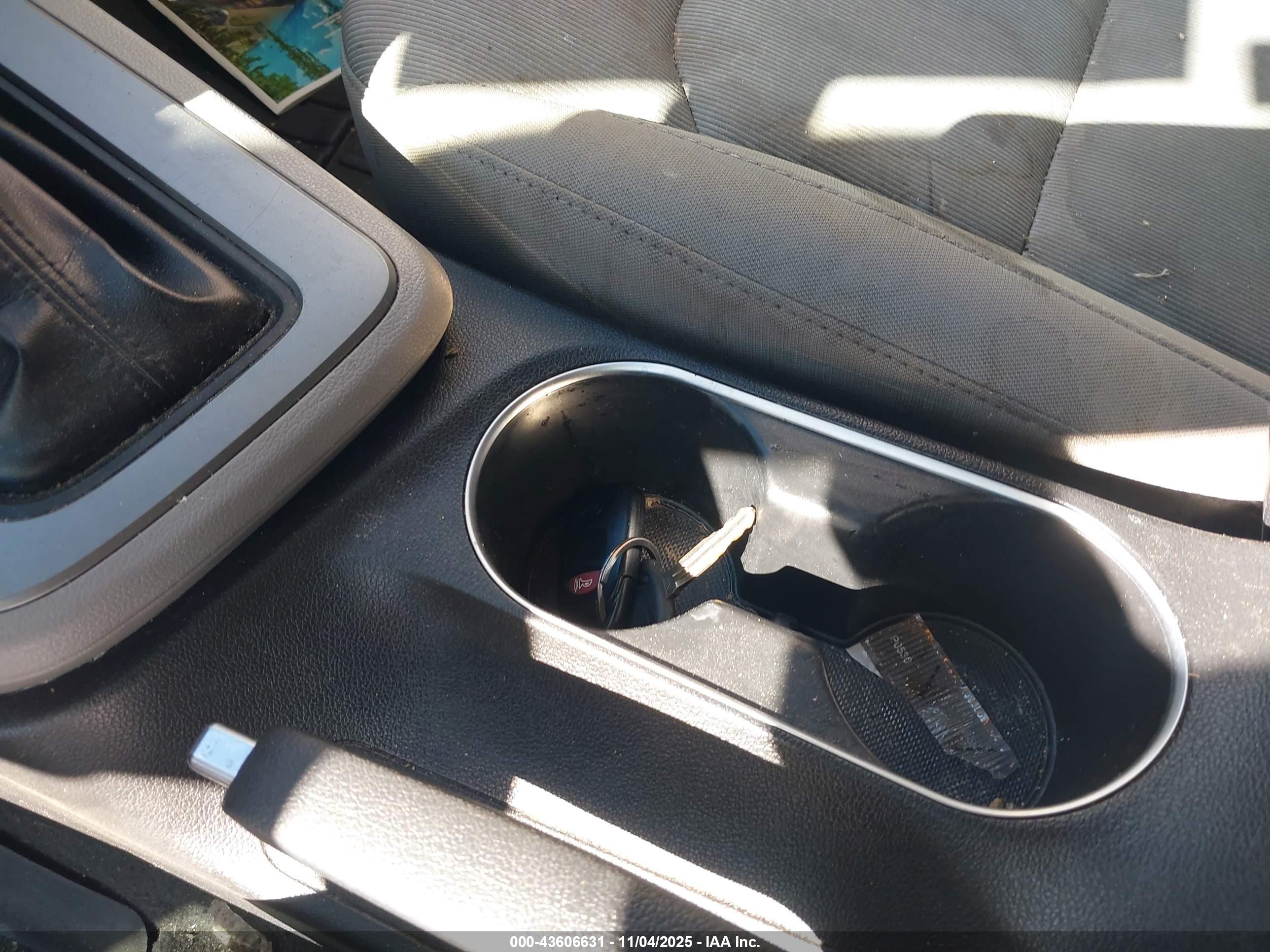 HYUNDAI ELANTRA image 11