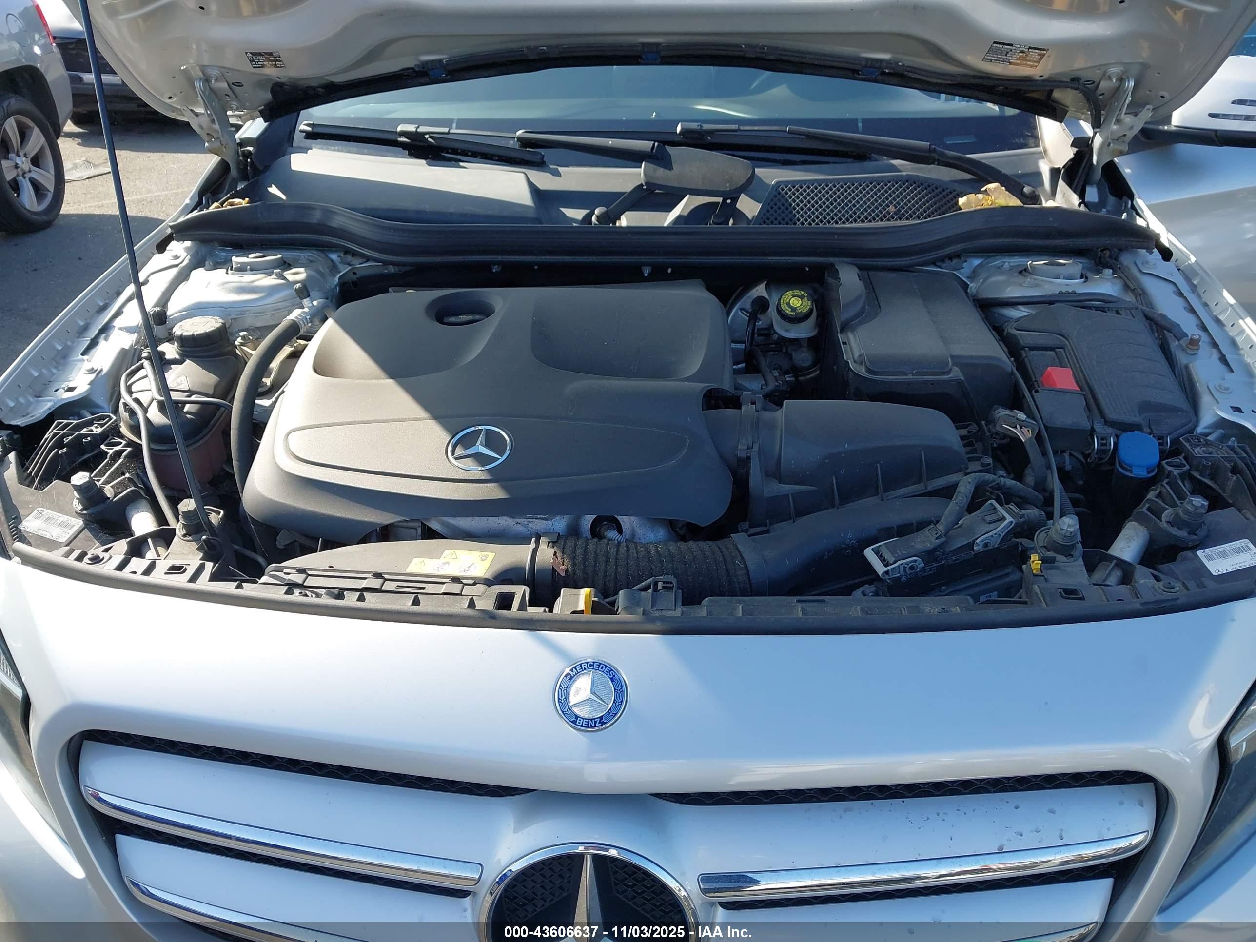 MERCEDES-BENZ GLA image 10
