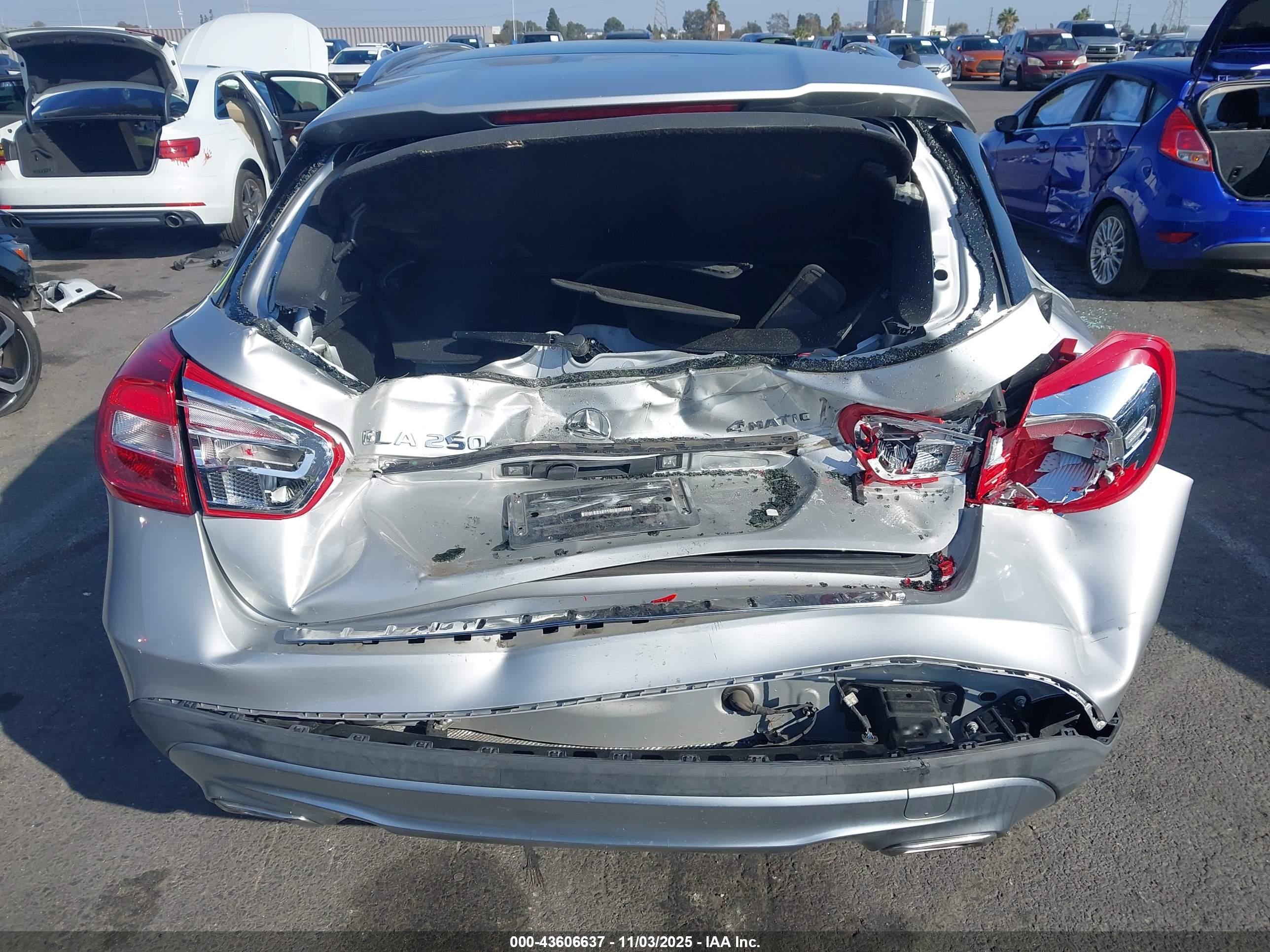 MERCEDES-BENZ GLA image 6
