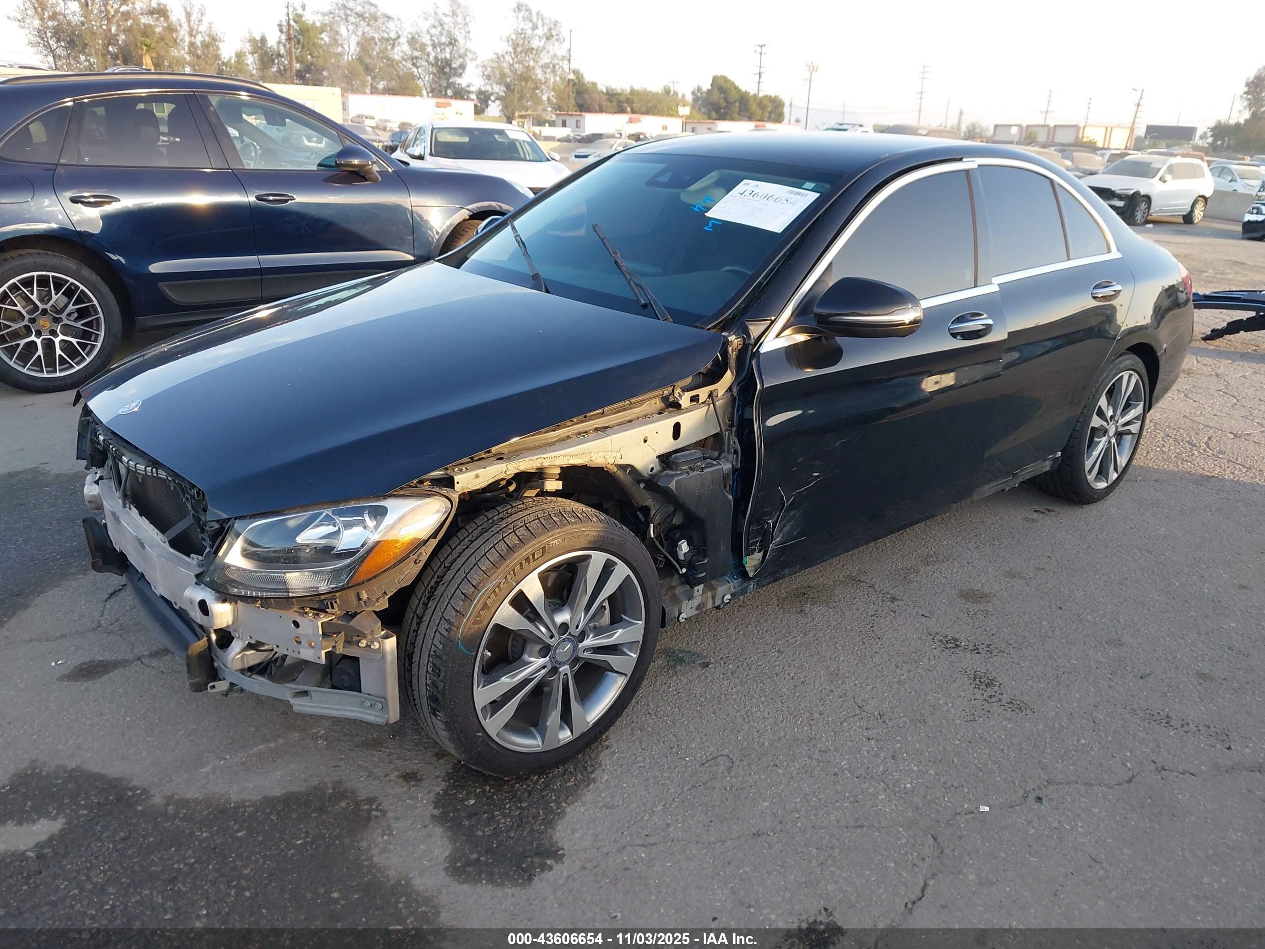 MERCEDES-BENZ C image 2
