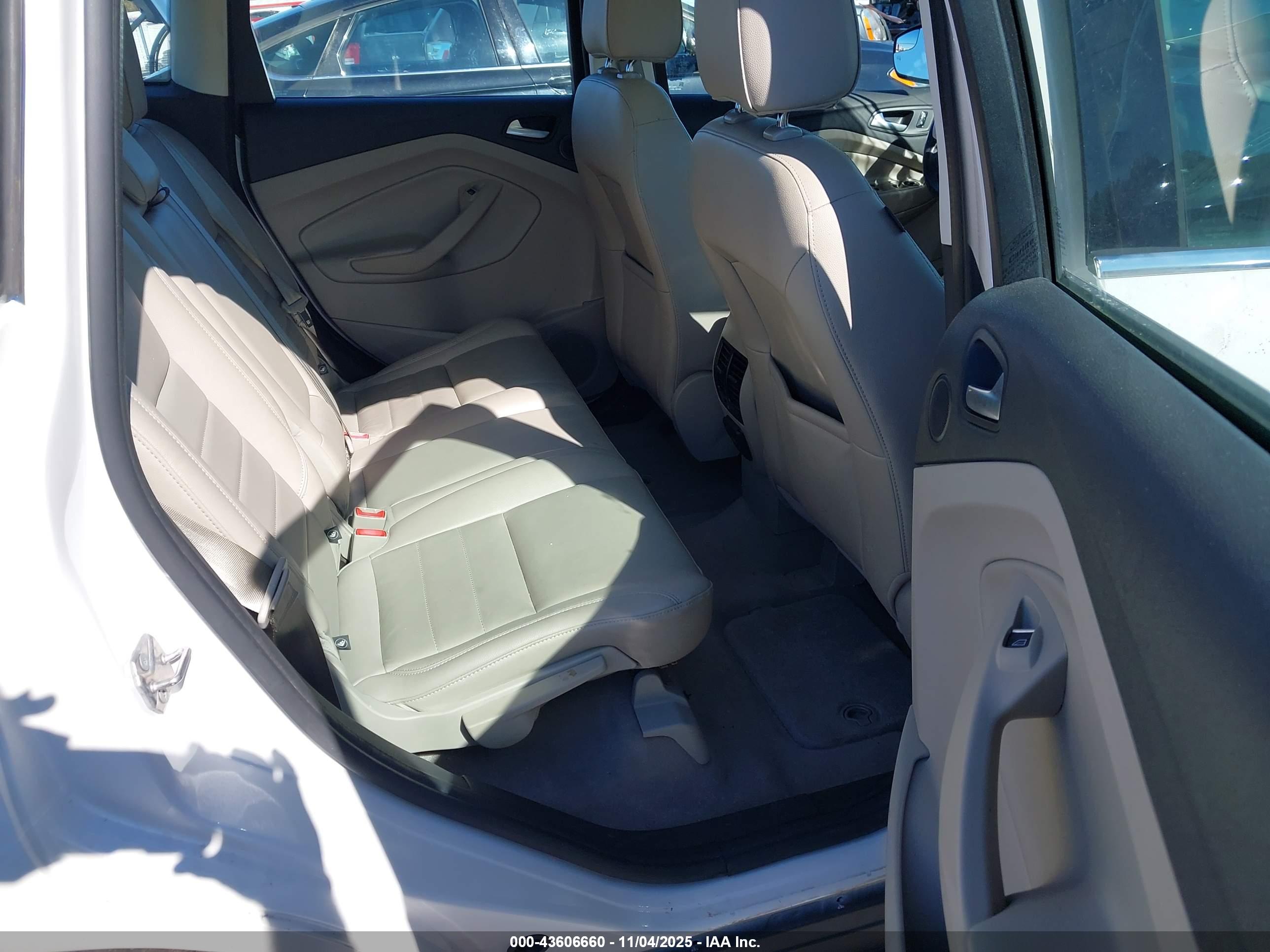 FORD C-MAX image 8