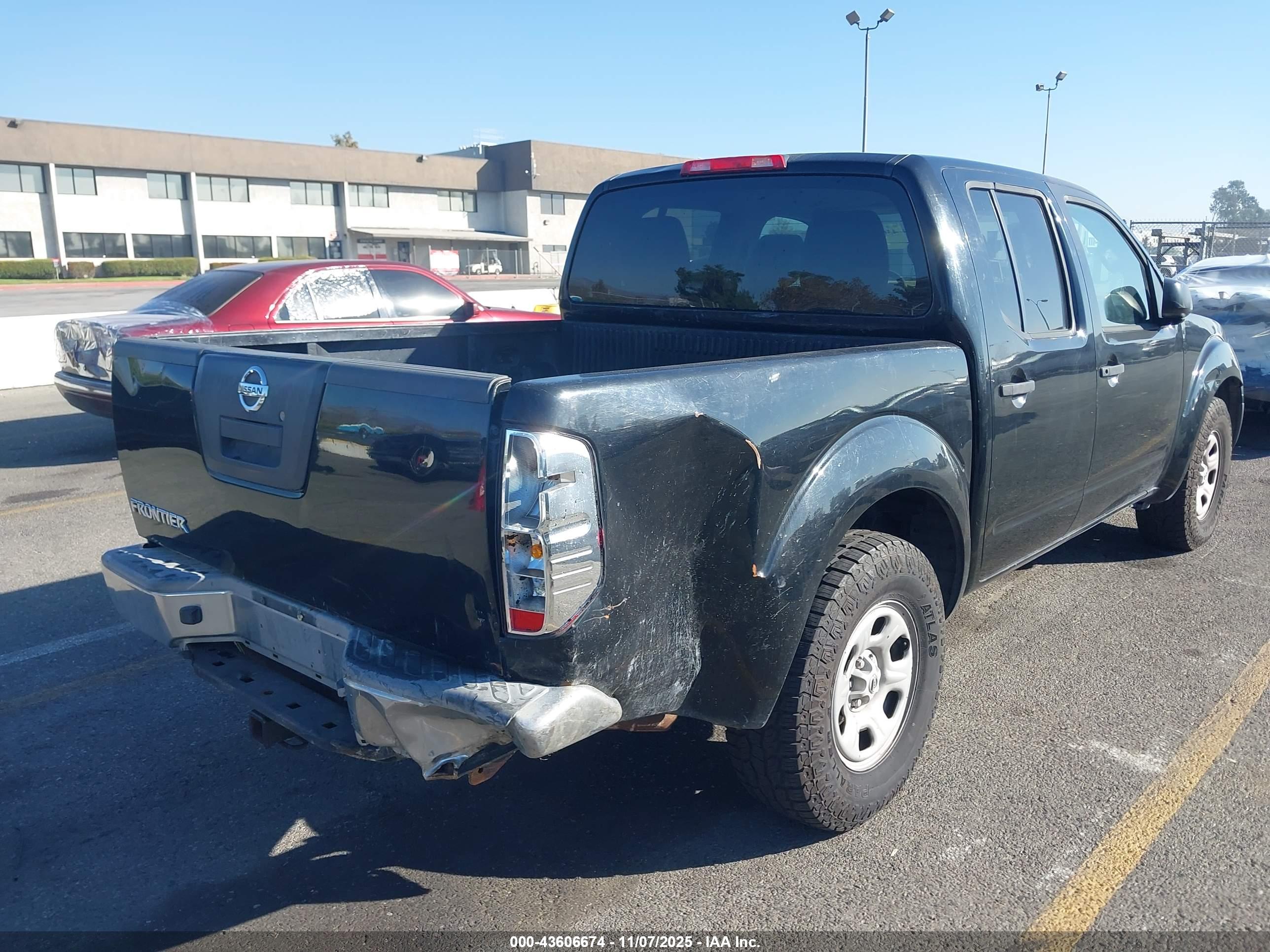 NISSAN FRONTIER image 4
