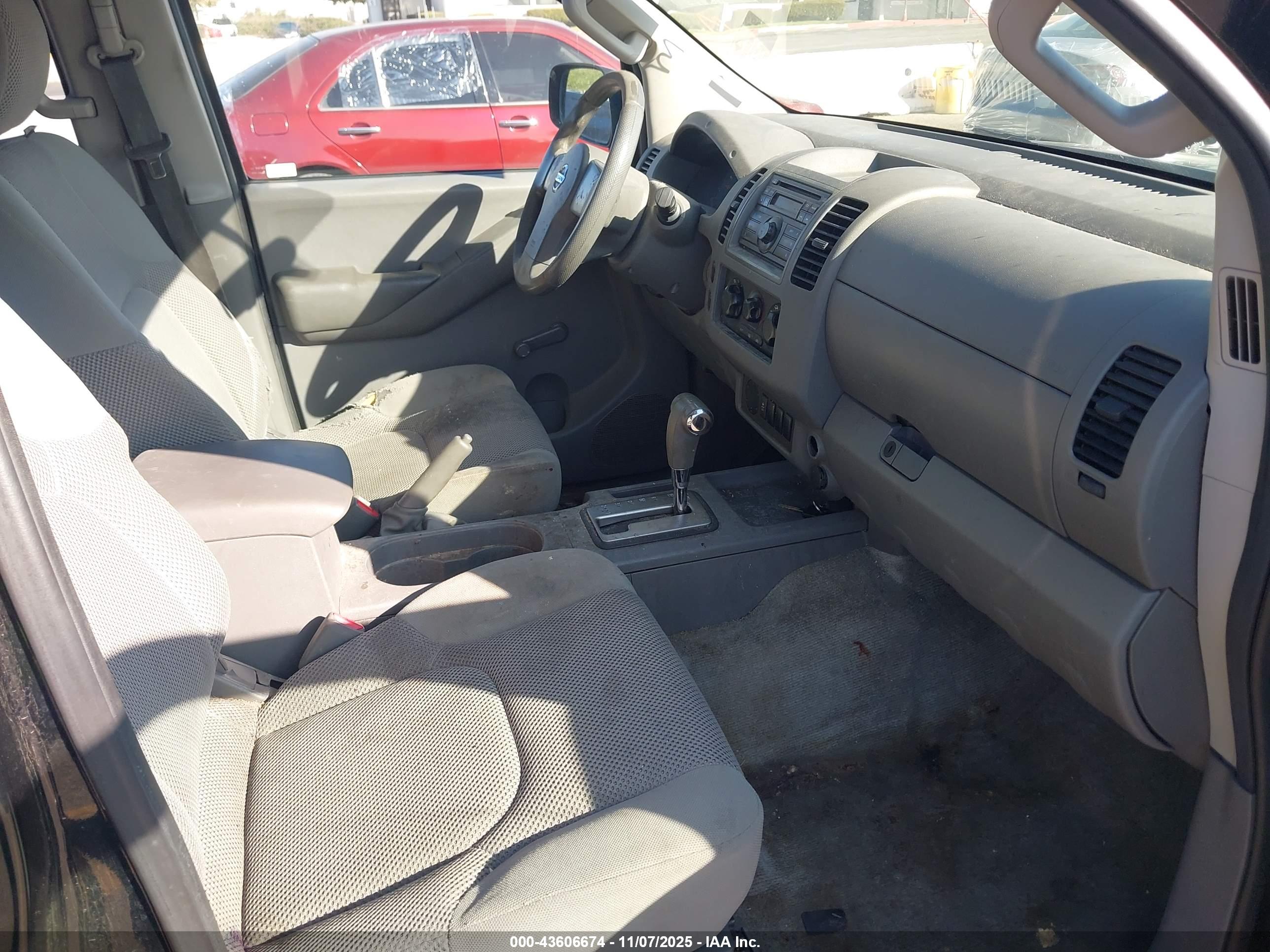 NISSAN FRONTIER image 5