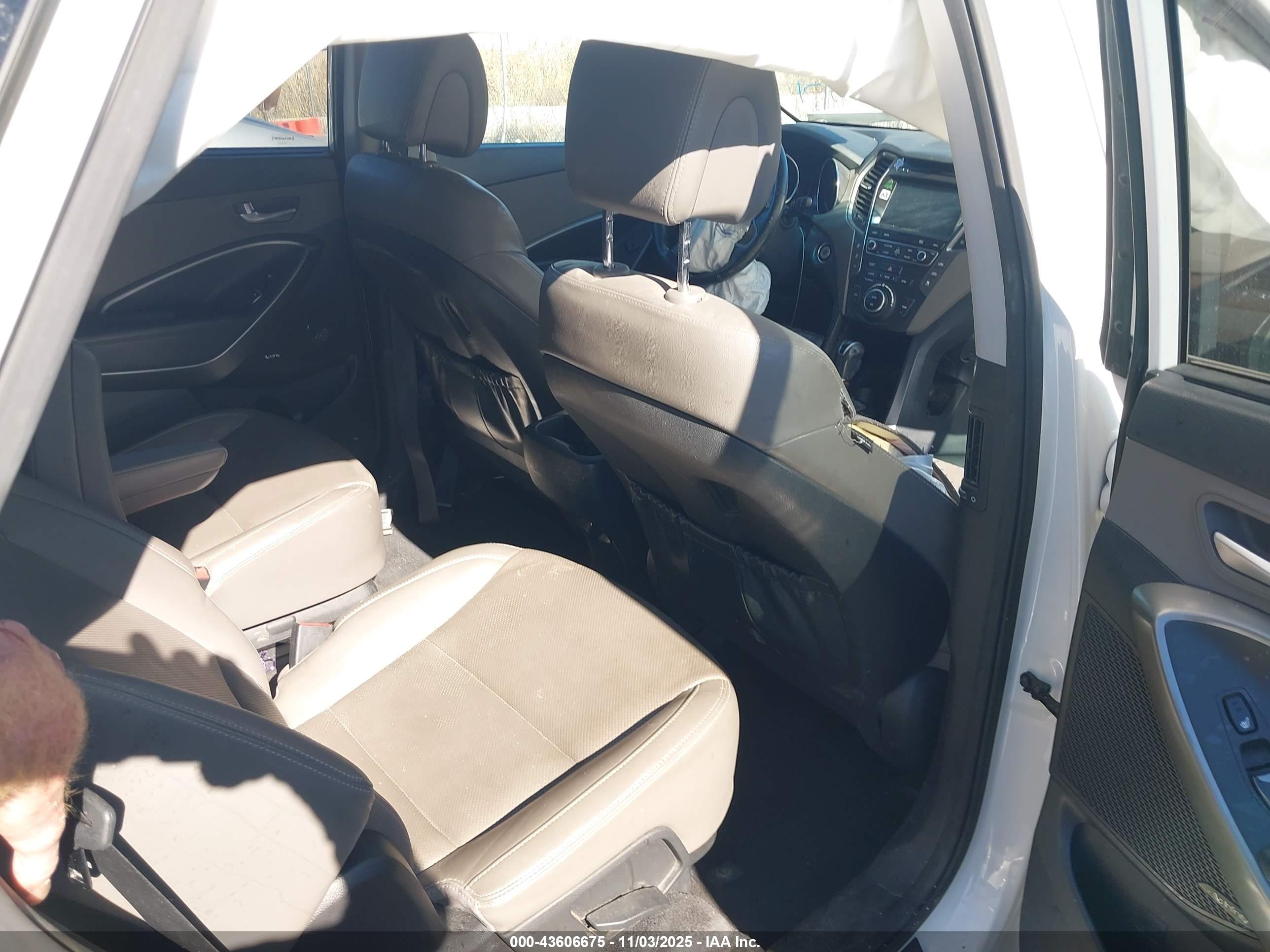 HYUNDAI SANTA image 8