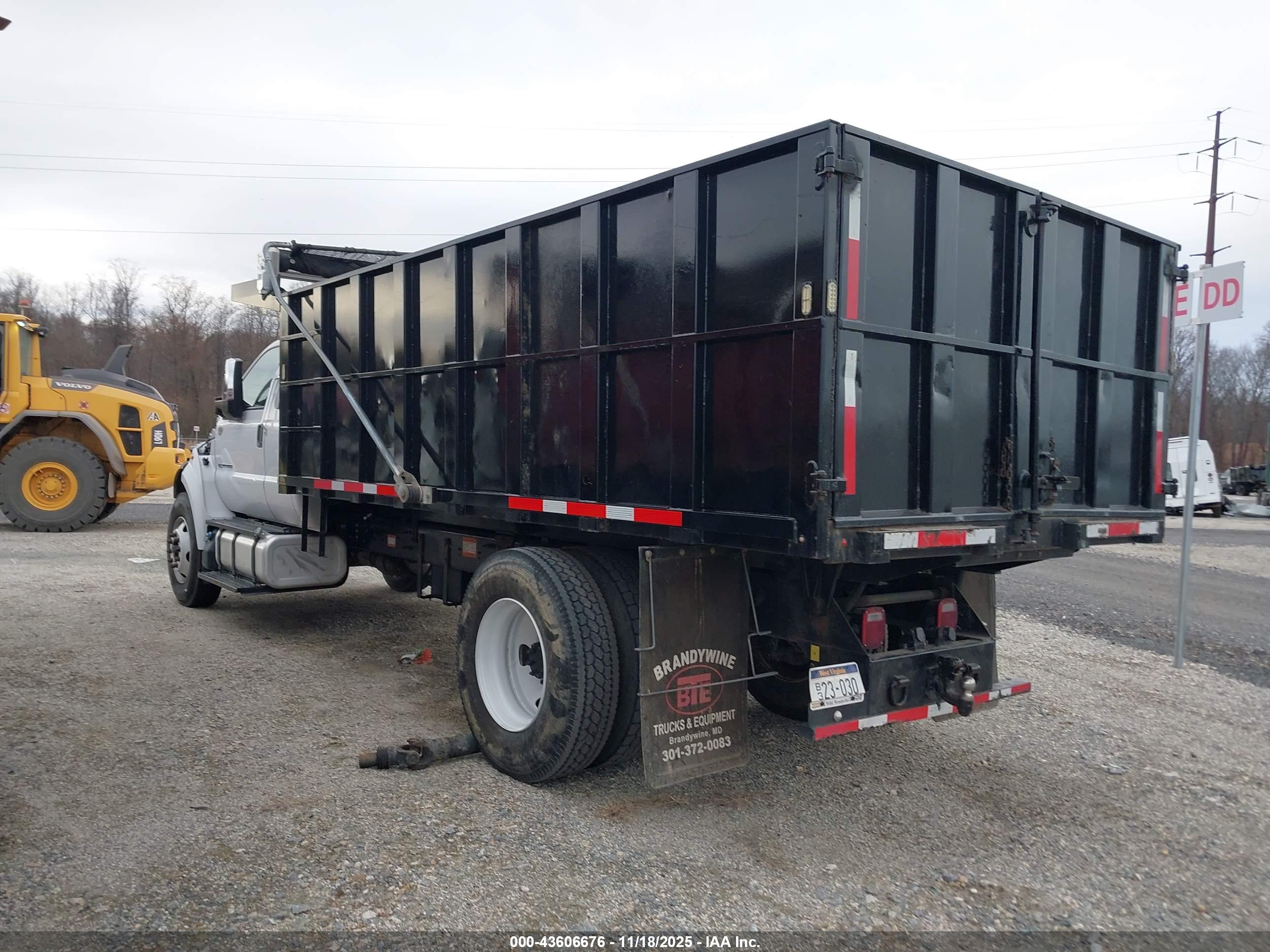 FORD F-650 image 3