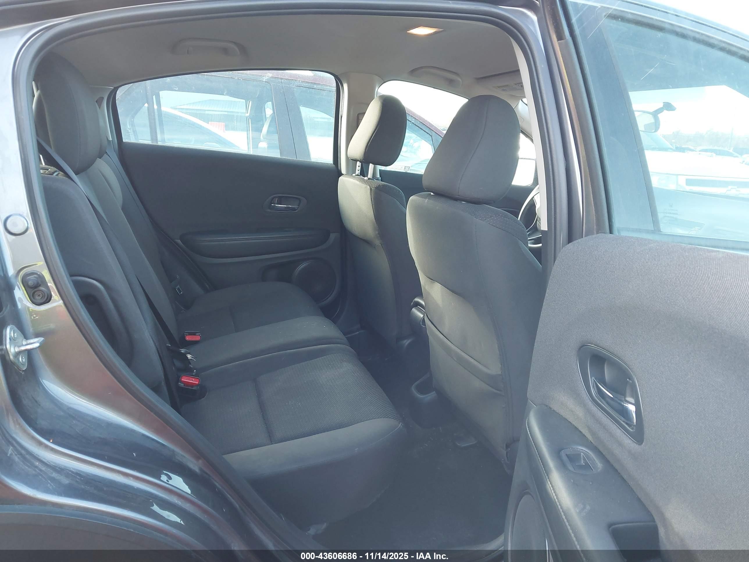 HONDA HR-V image 8