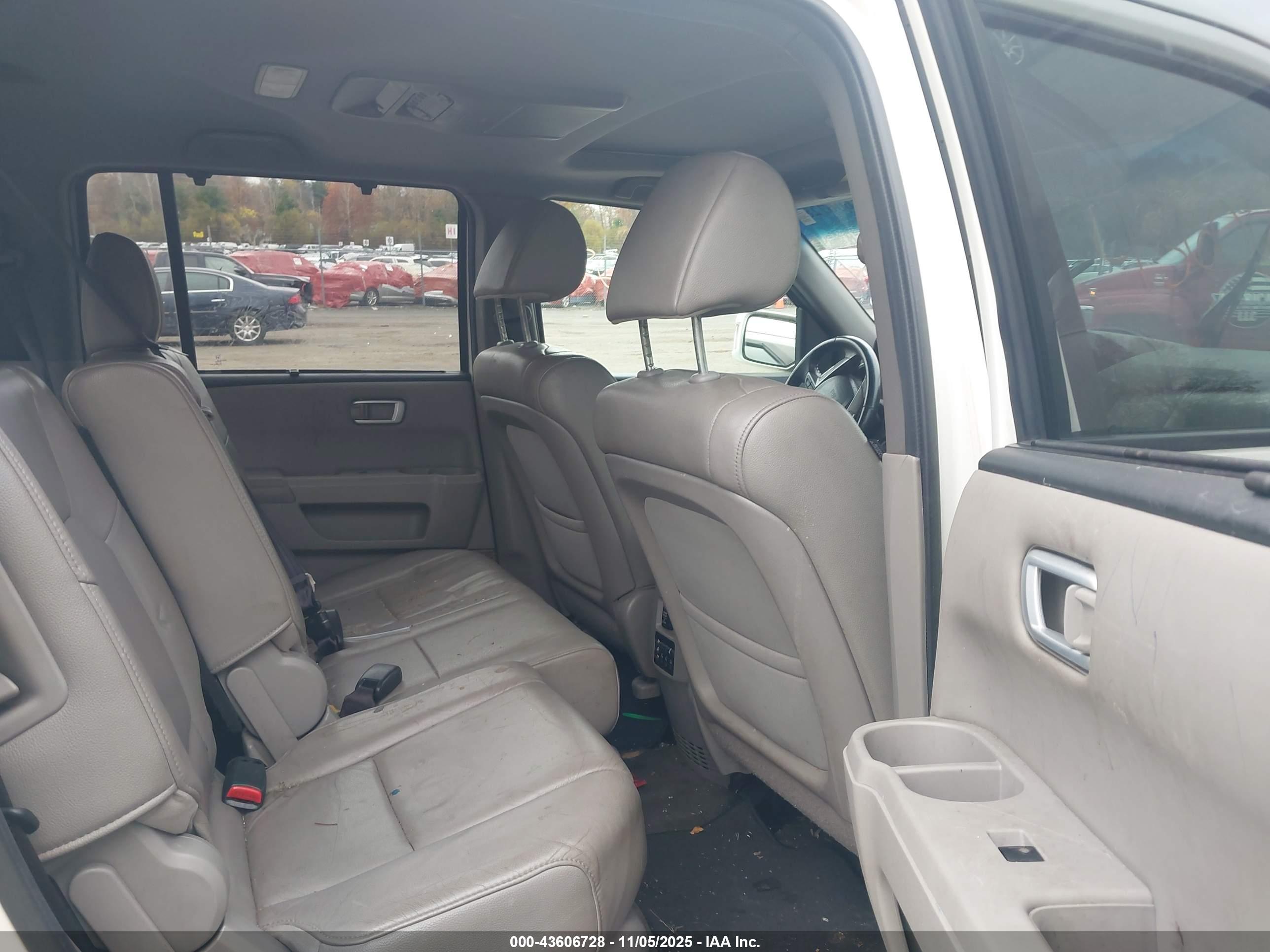 HONDA PILOT image 8