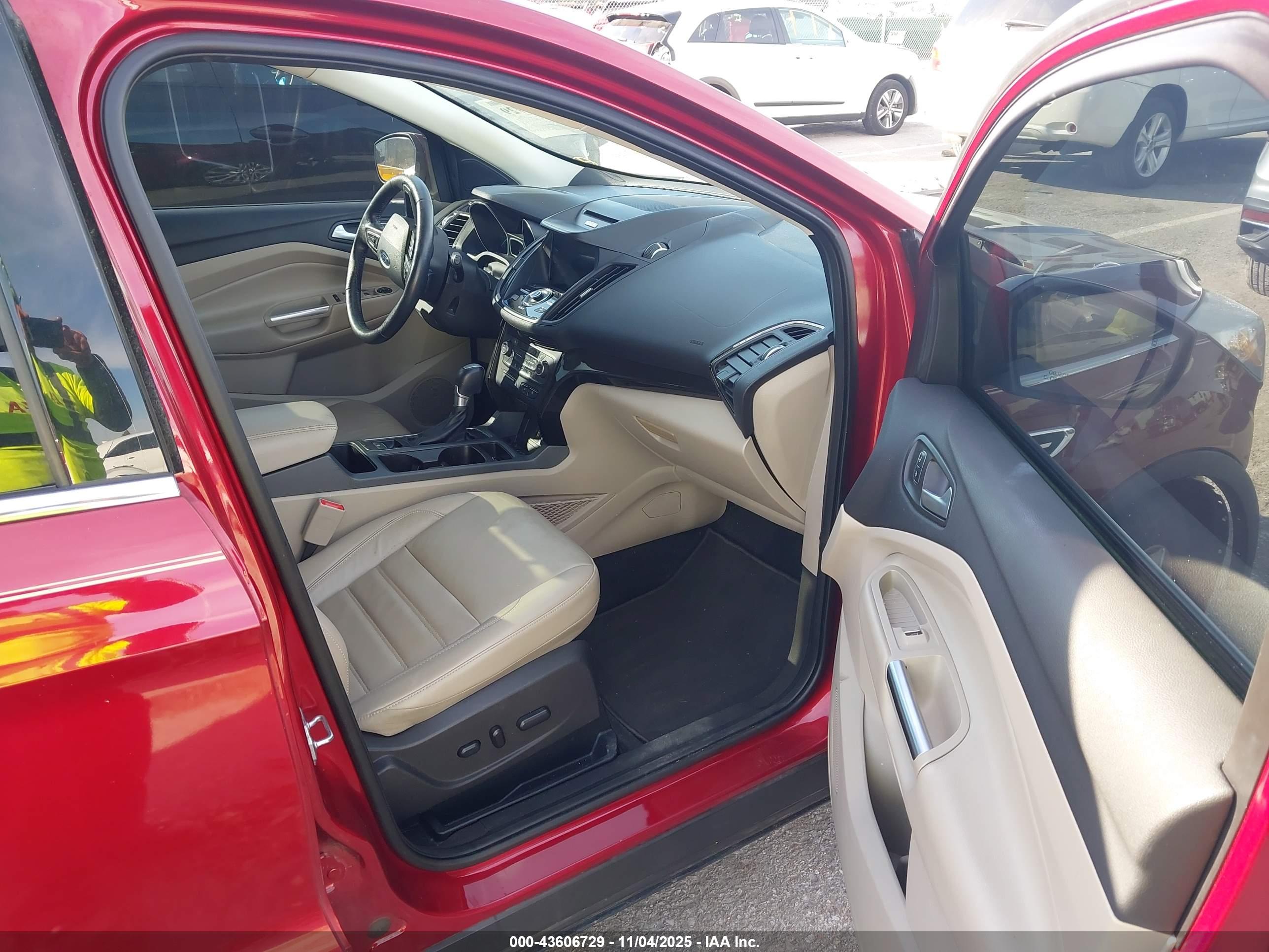 FORD ESCAPE image 5