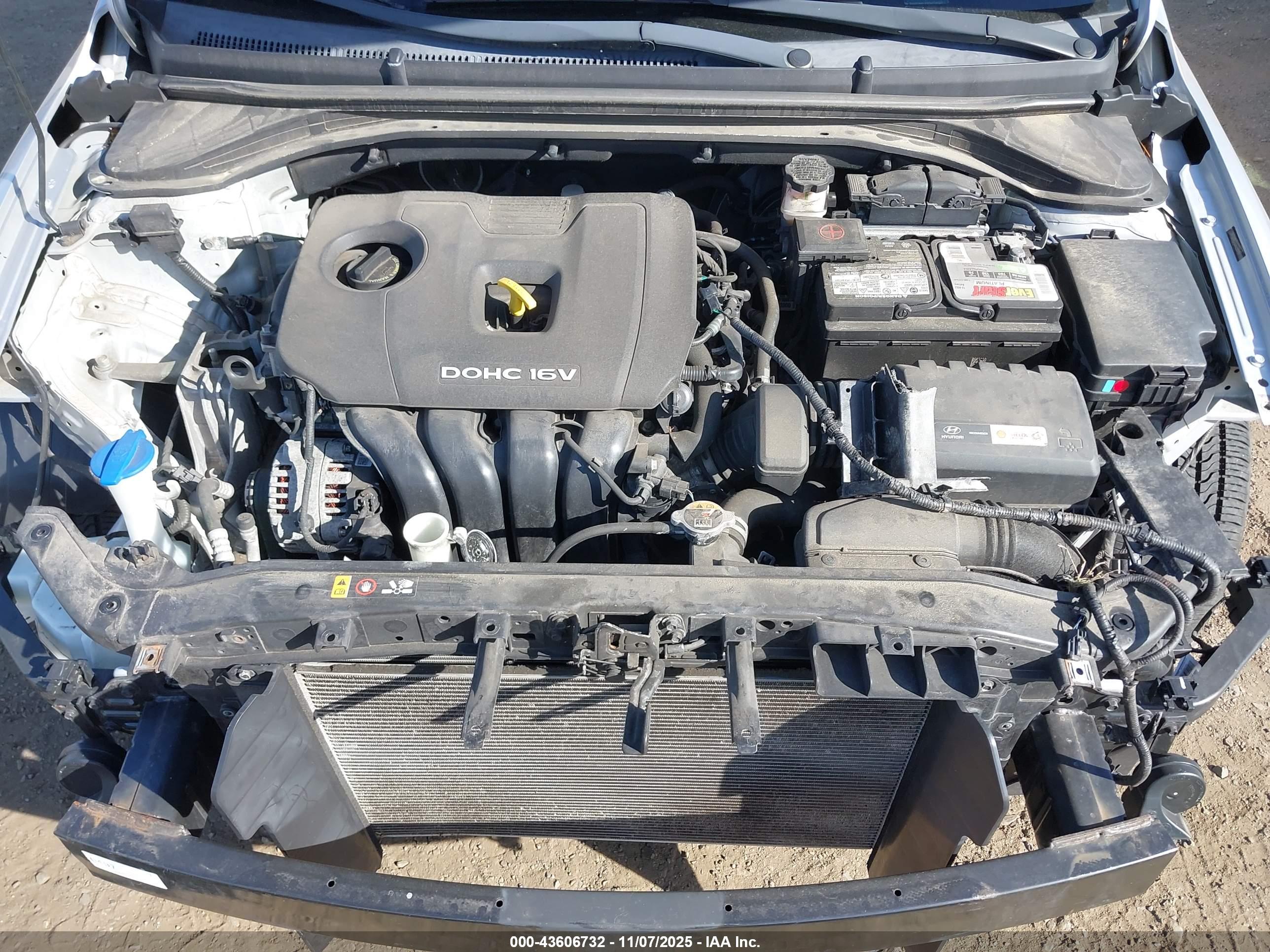 HYUNDAI ELANTRA image 10