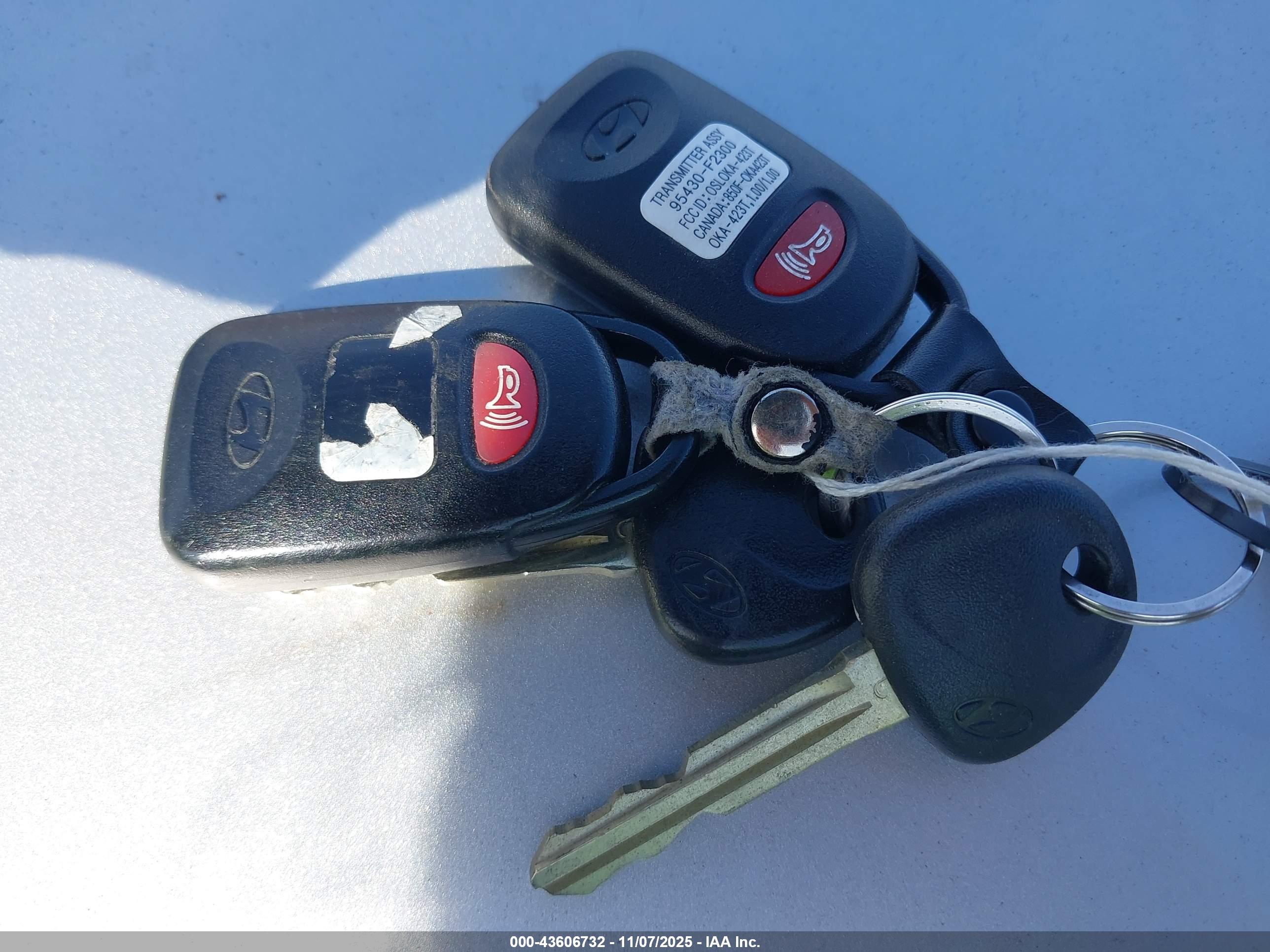HYUNDAI ELANTRA image 11