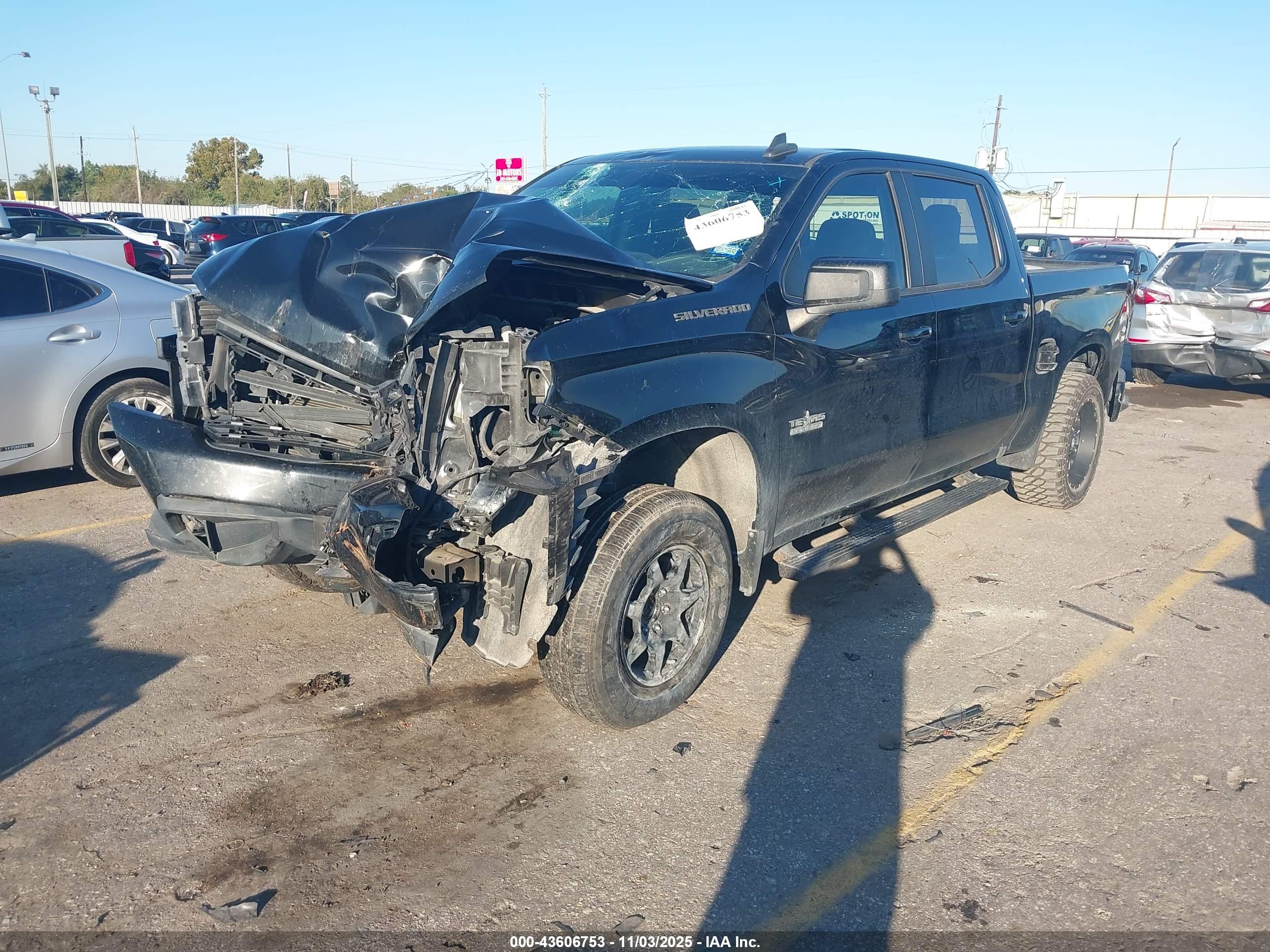 CHEVROLET SILVERADO image 2