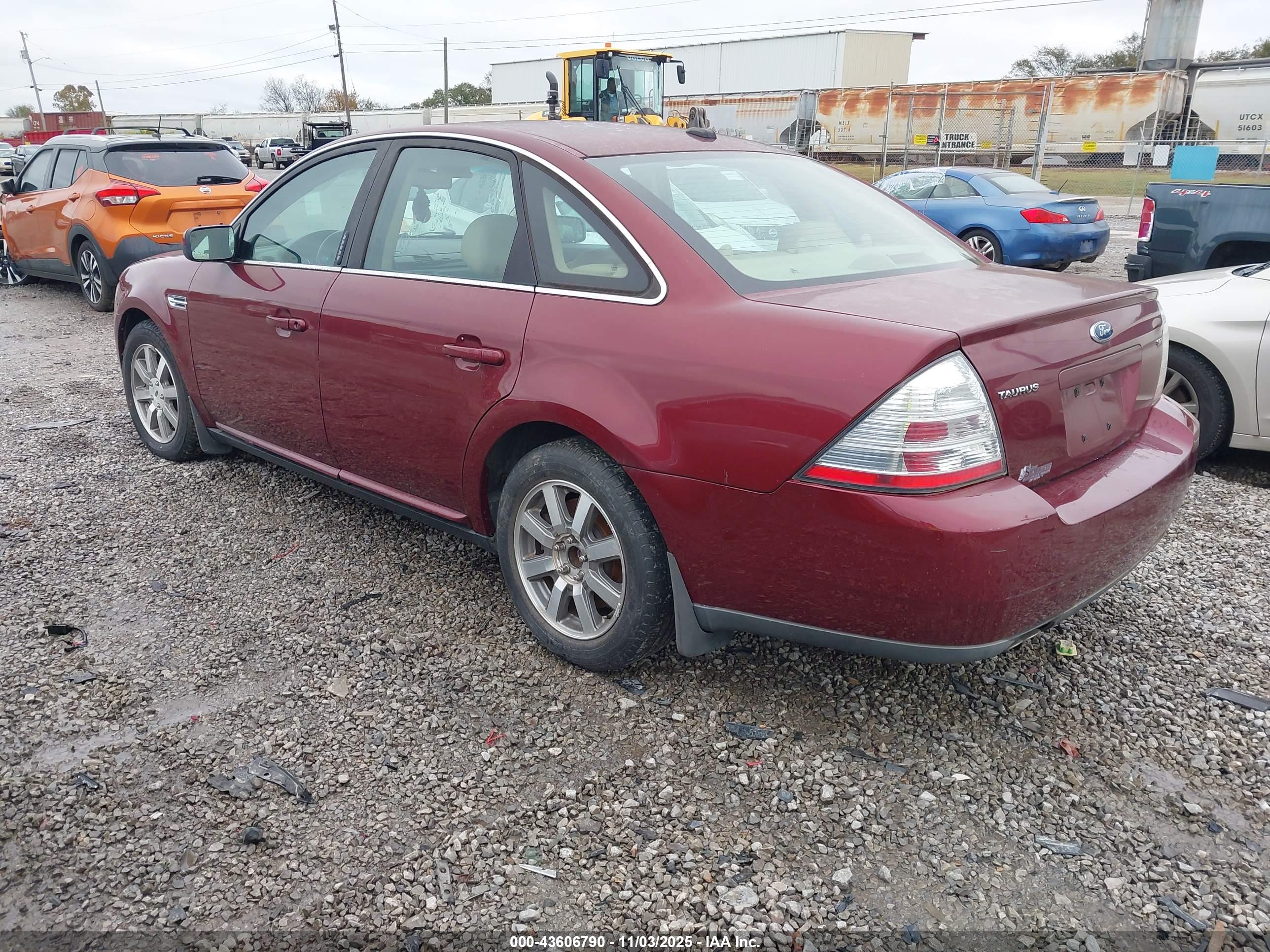 FORD TAURUS image 3