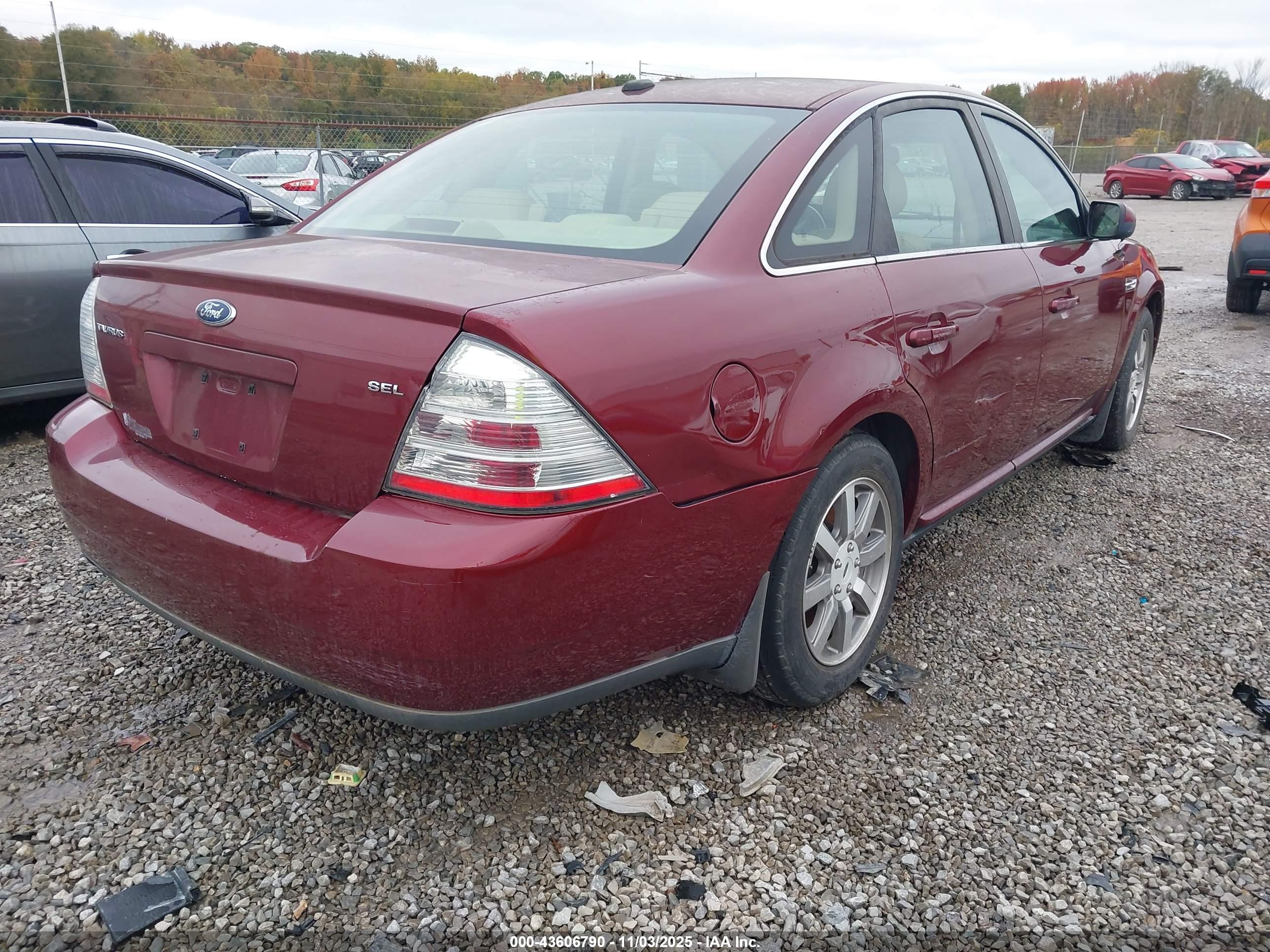 FORD TAURUS image 4