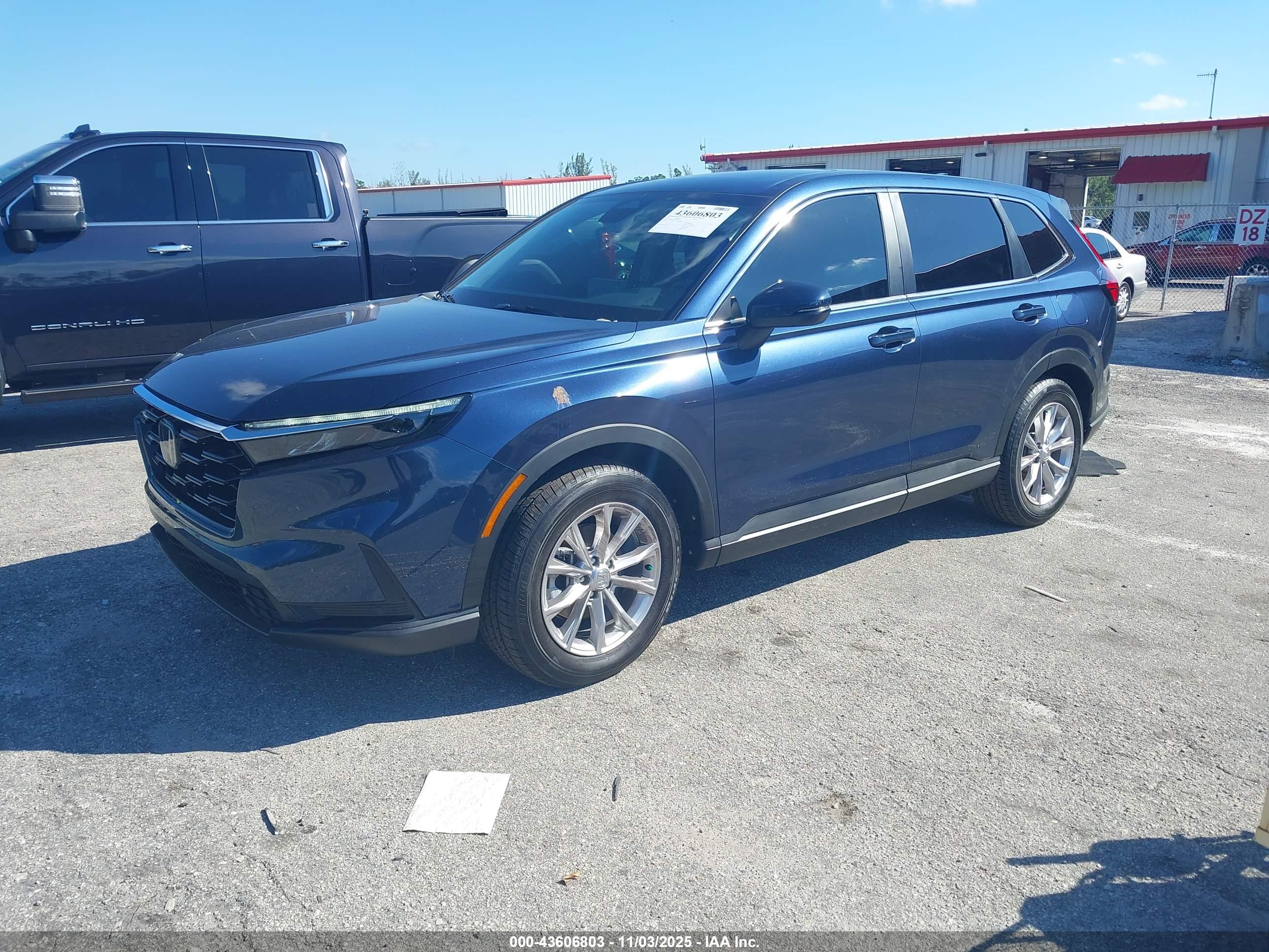 HONDA CR-V image 2