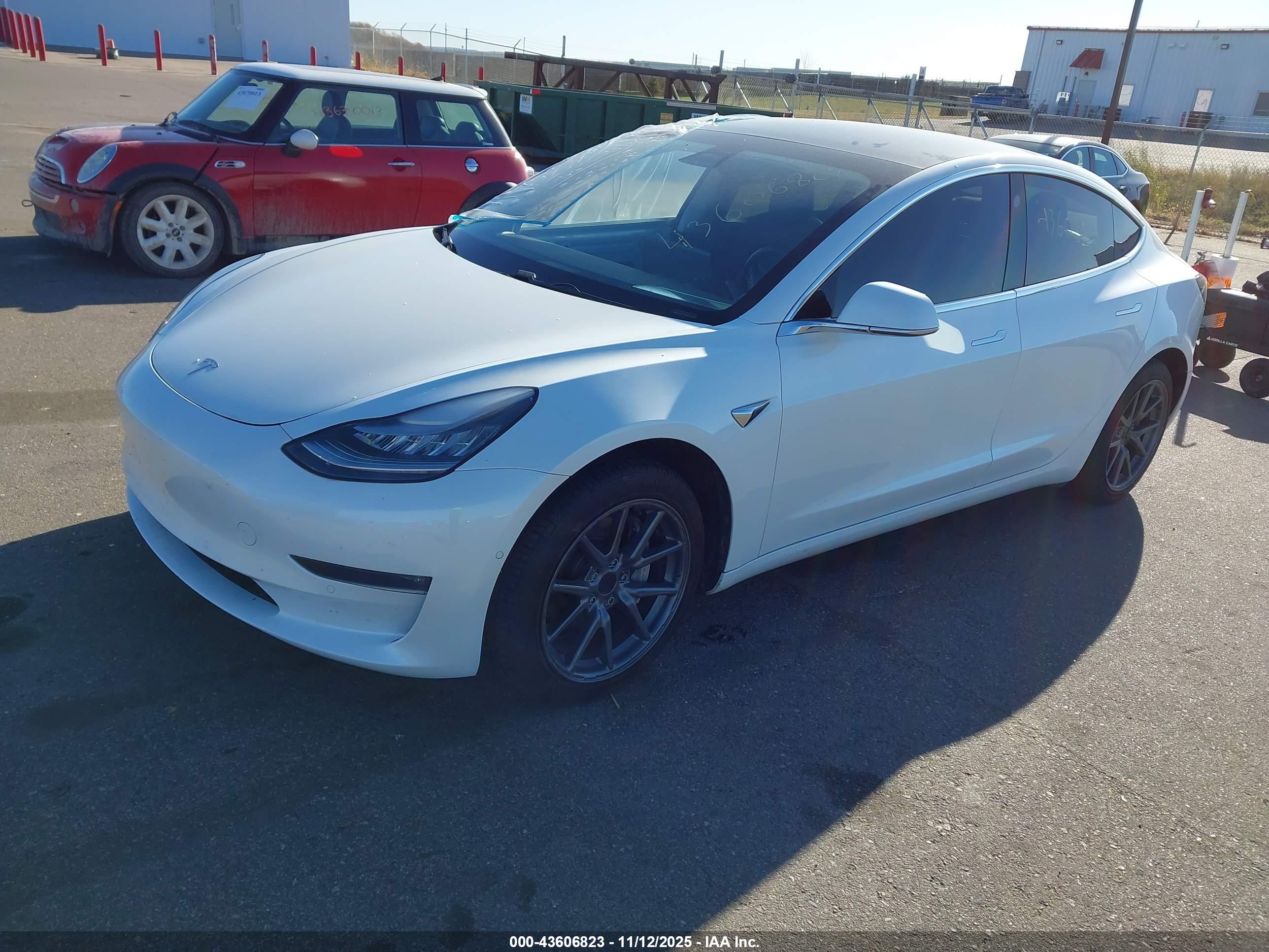 TESLA MODEL image 2