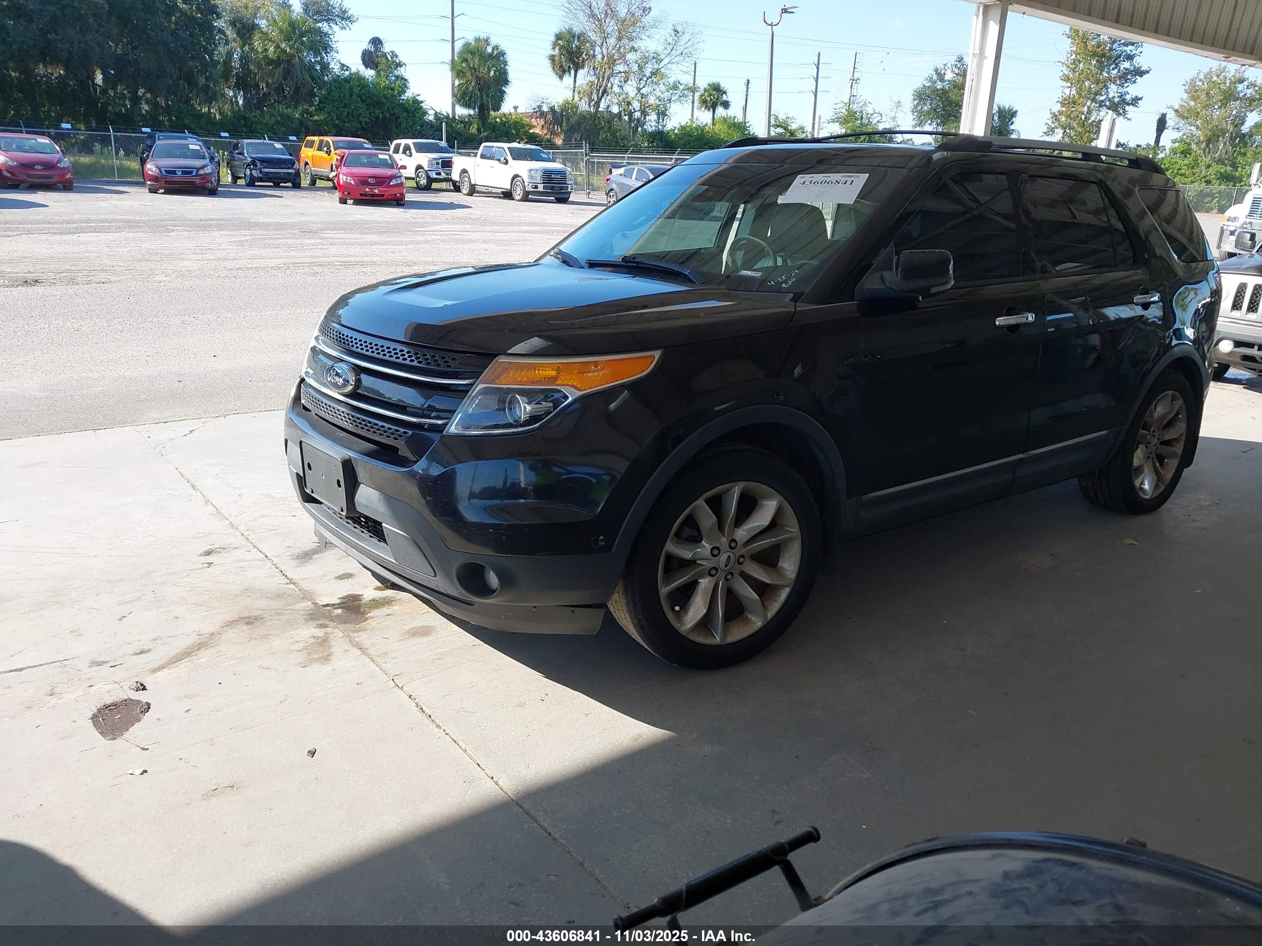 FORD EXPLORER image 2