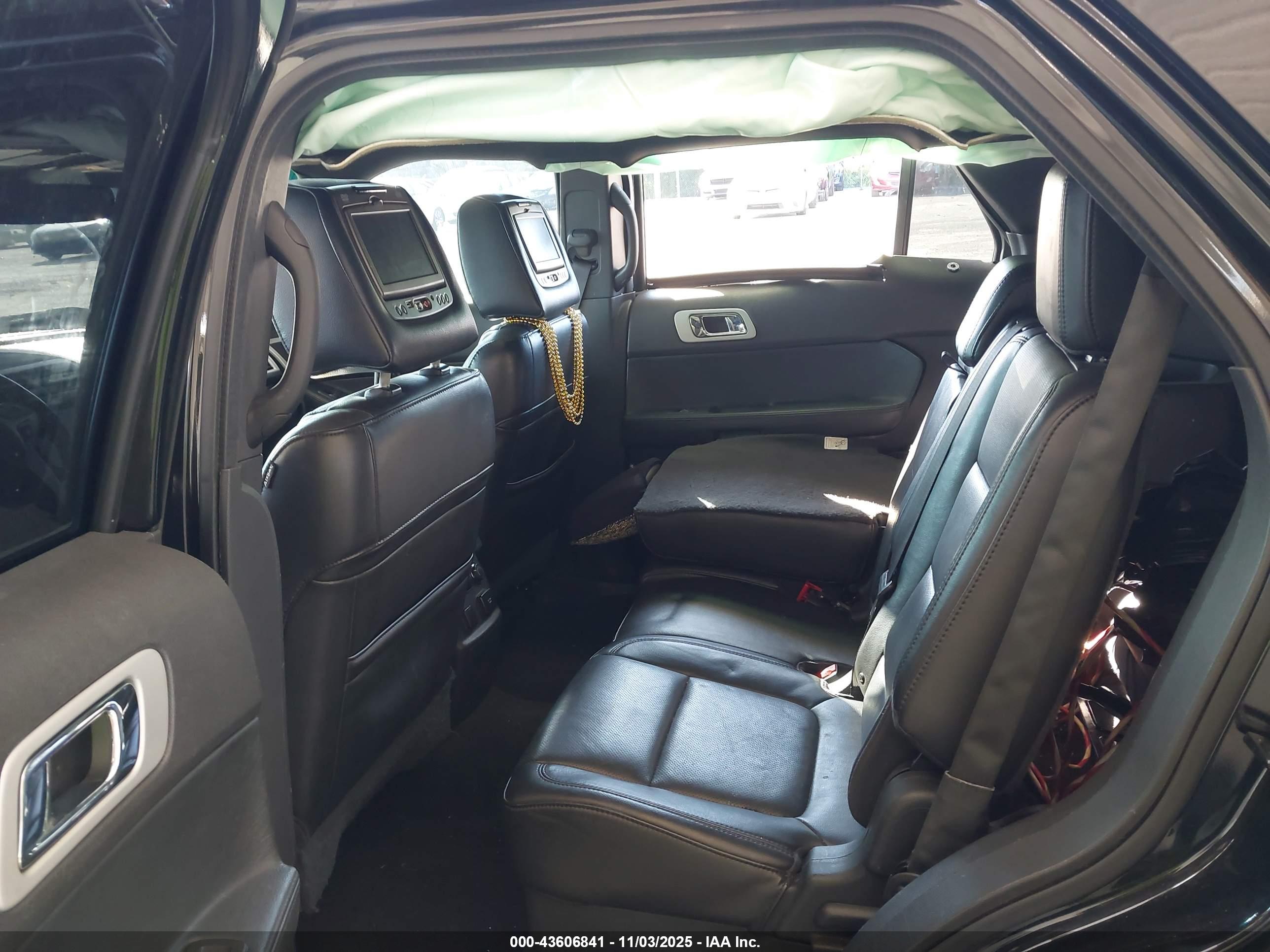 FORD EXPLORER image 8