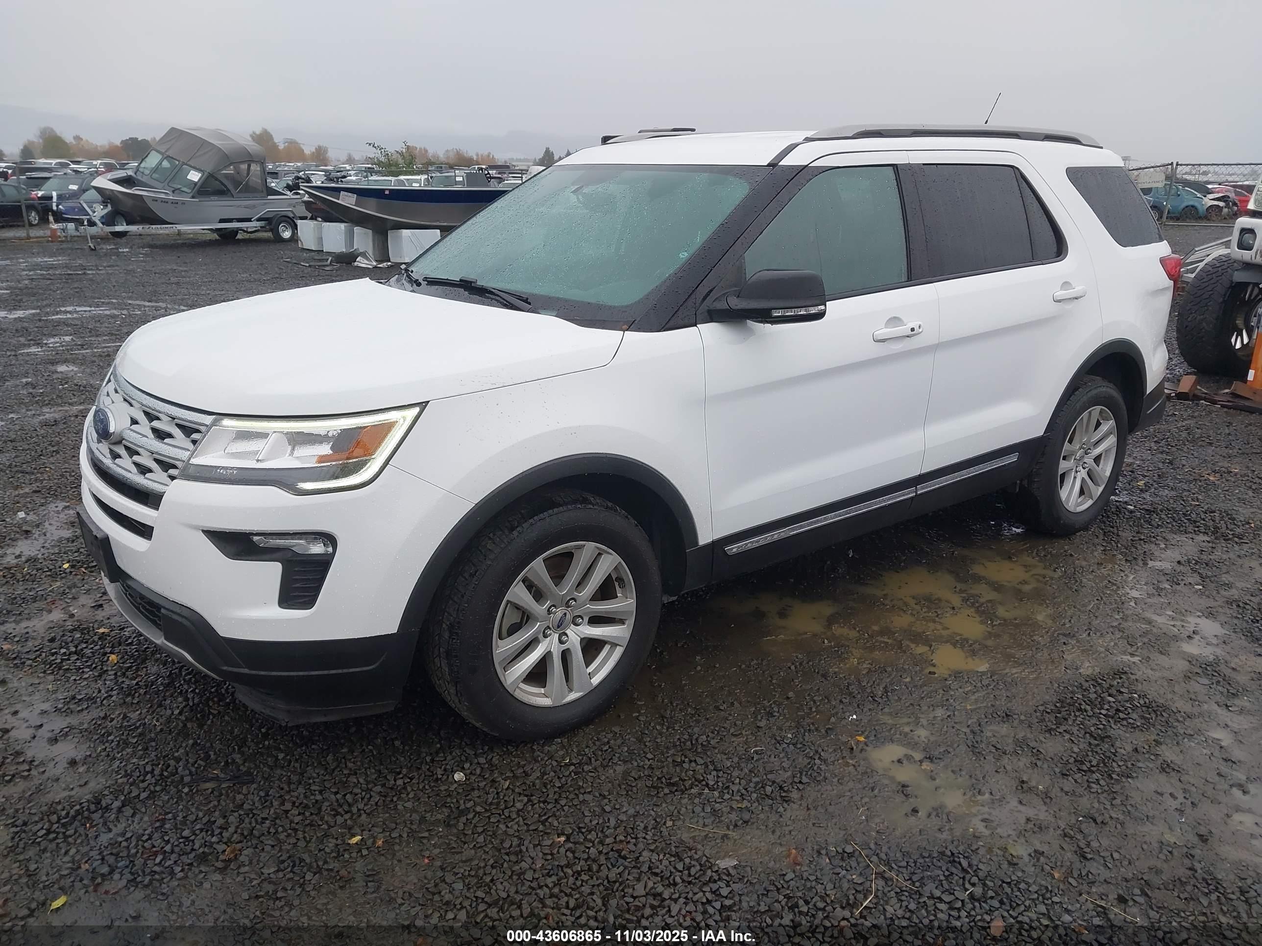 FORD EXPLORER image 2