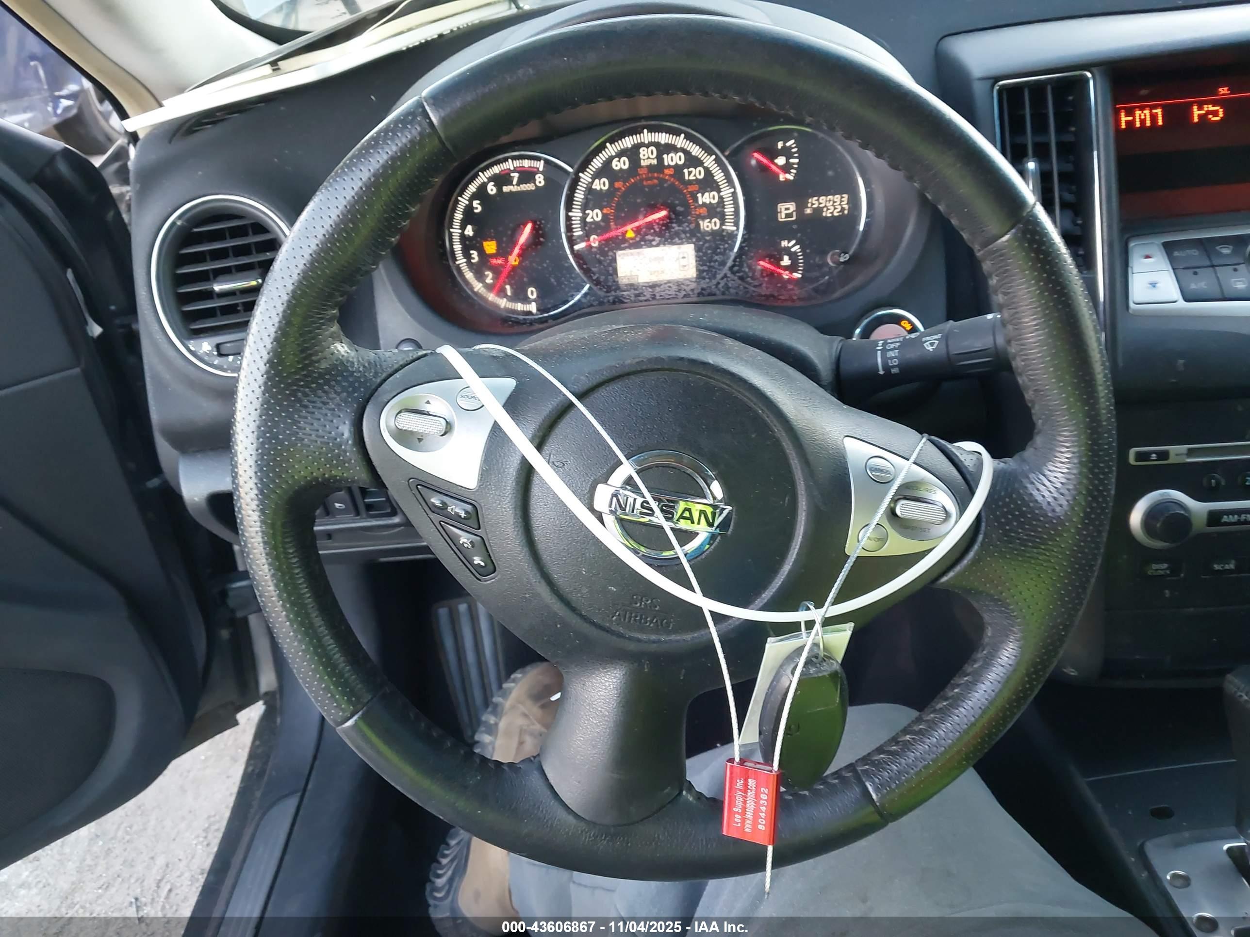 NISSAN MAXIMA image 11