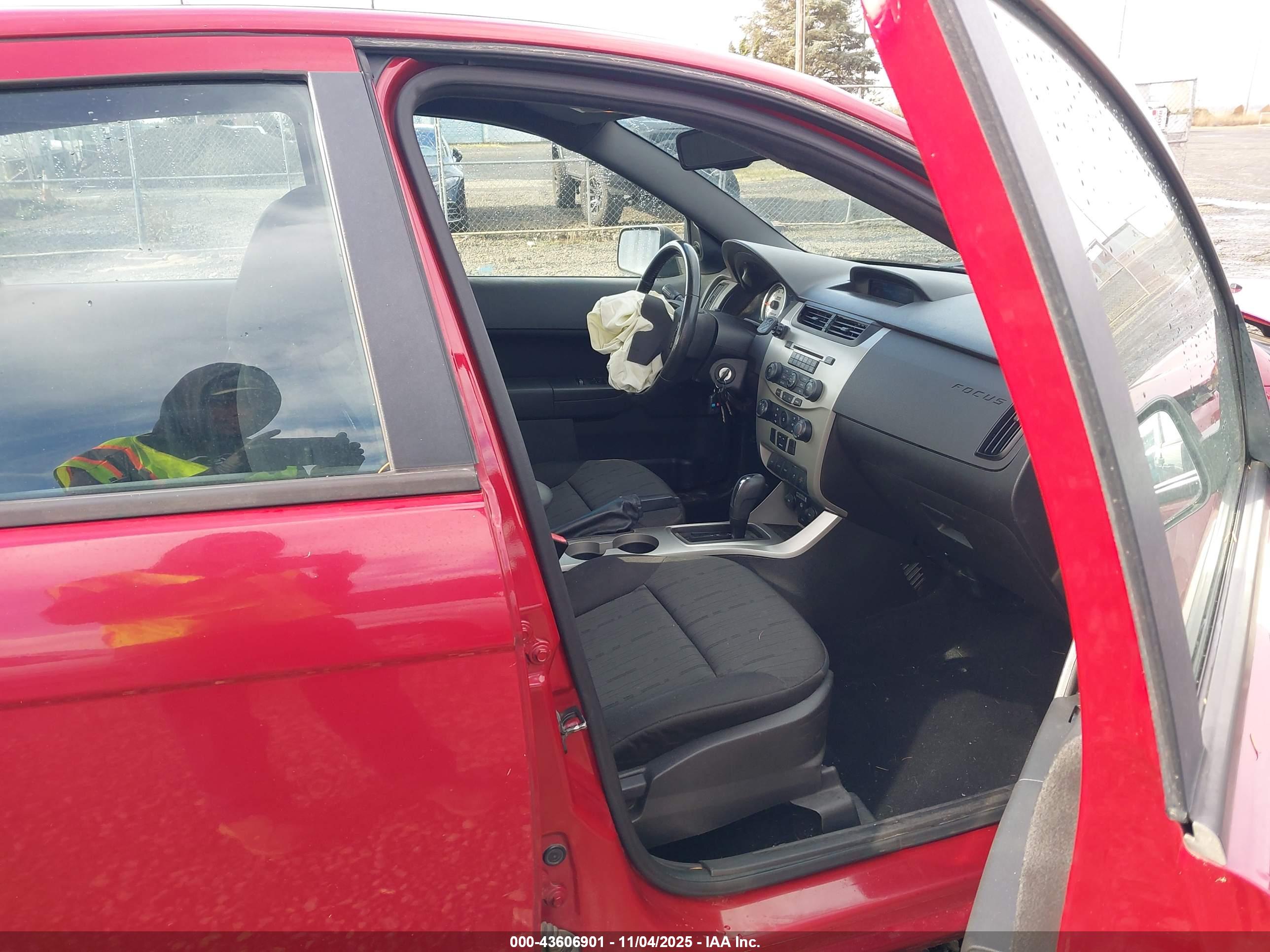 FORD FOCUS image 5