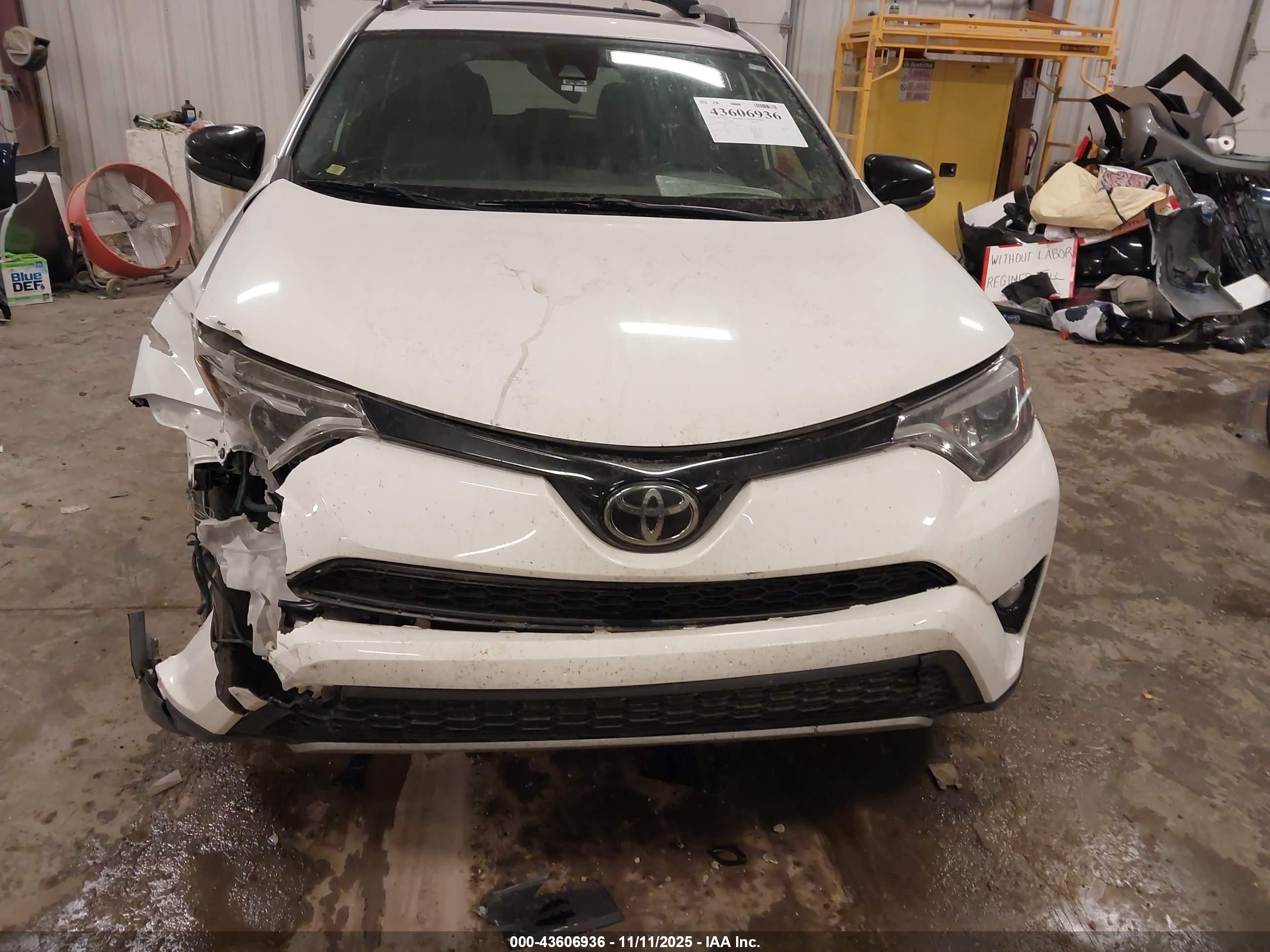 TOYOTA RAV4 image 6