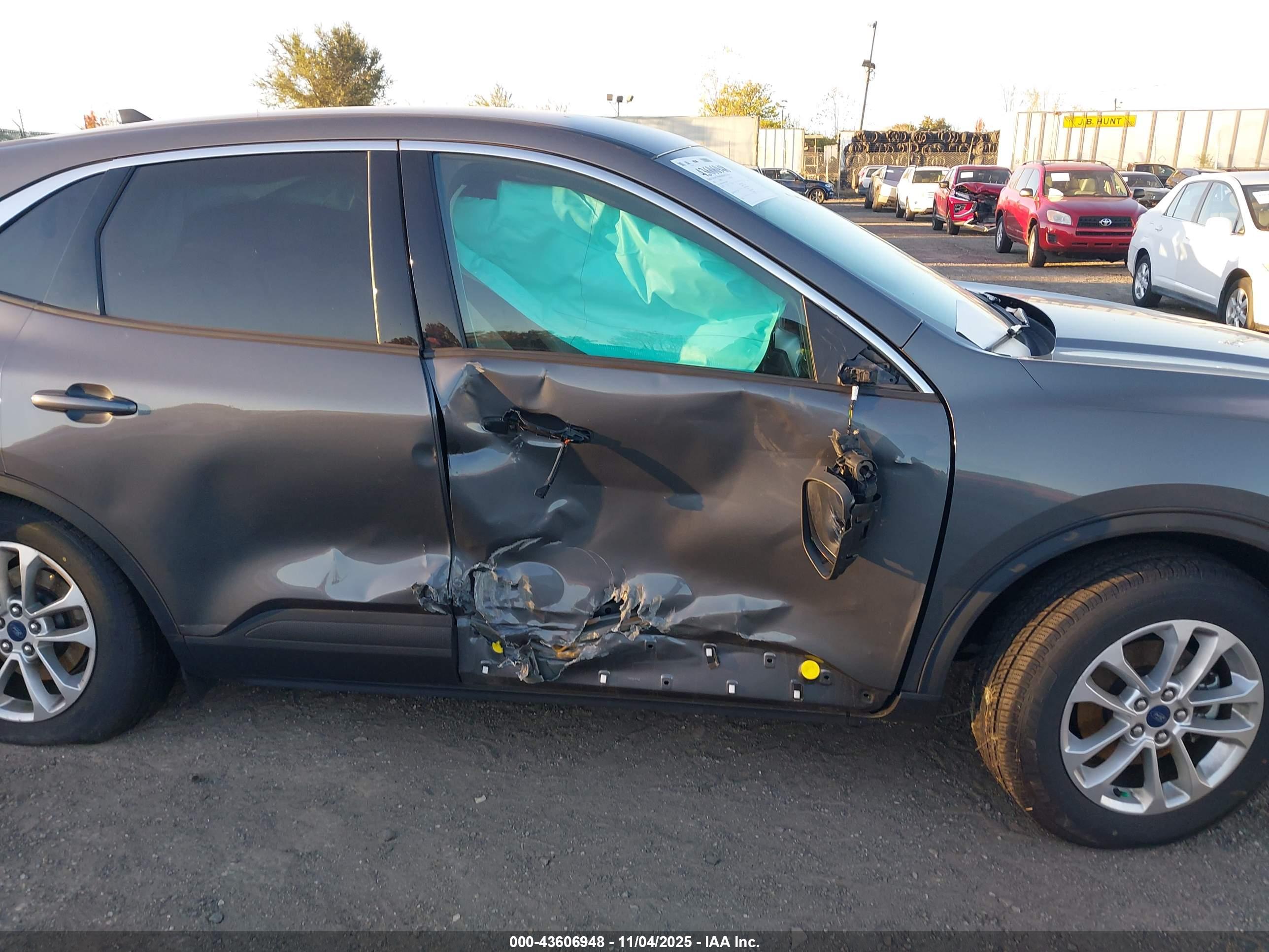 FORD ESCAPE image 6