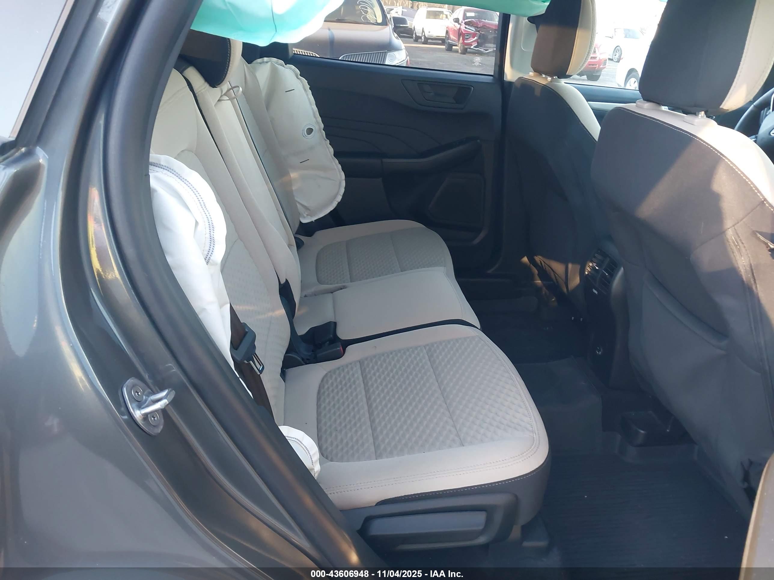 FORD ESCAPE image 8