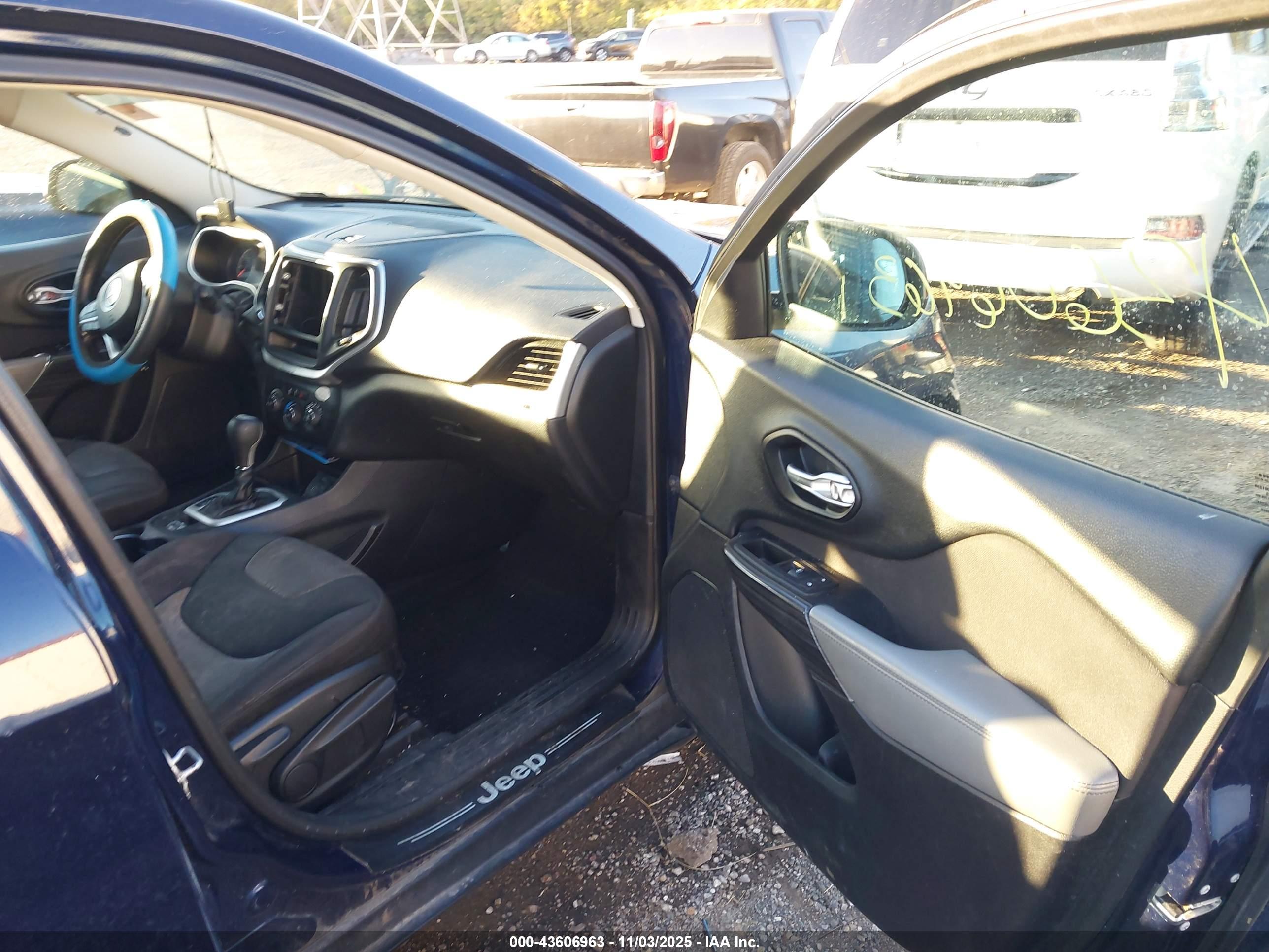 JEEP CHEROKEE image 5