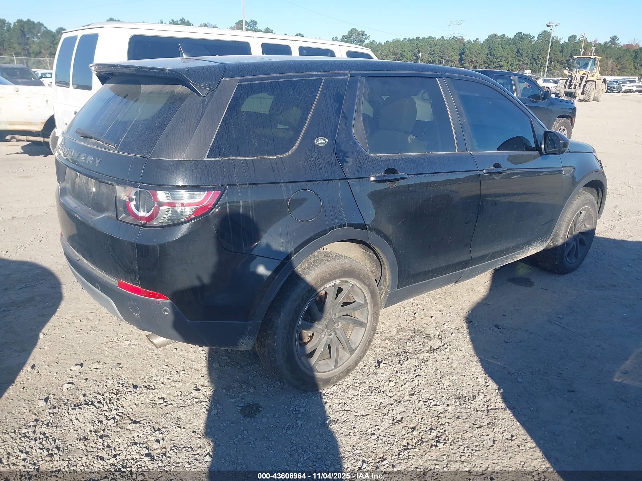 LAND ROVER image 4