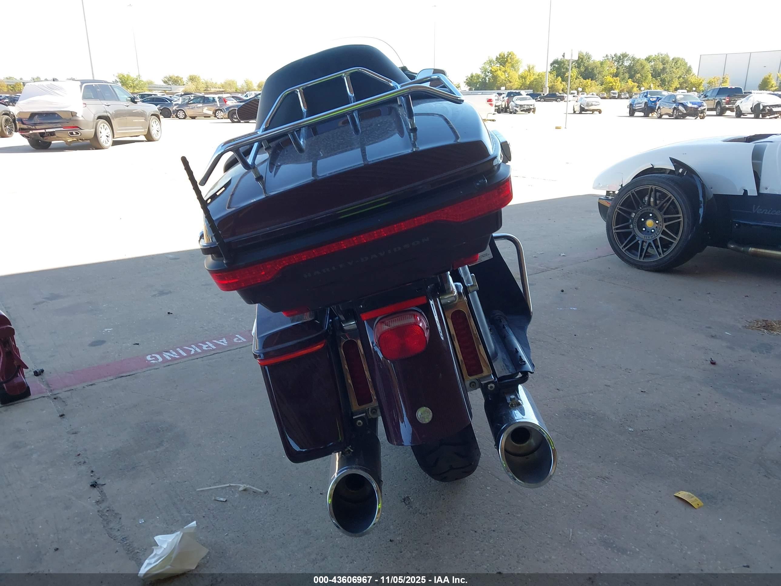 HARLEY-DAVIDSON FLHTK image 6