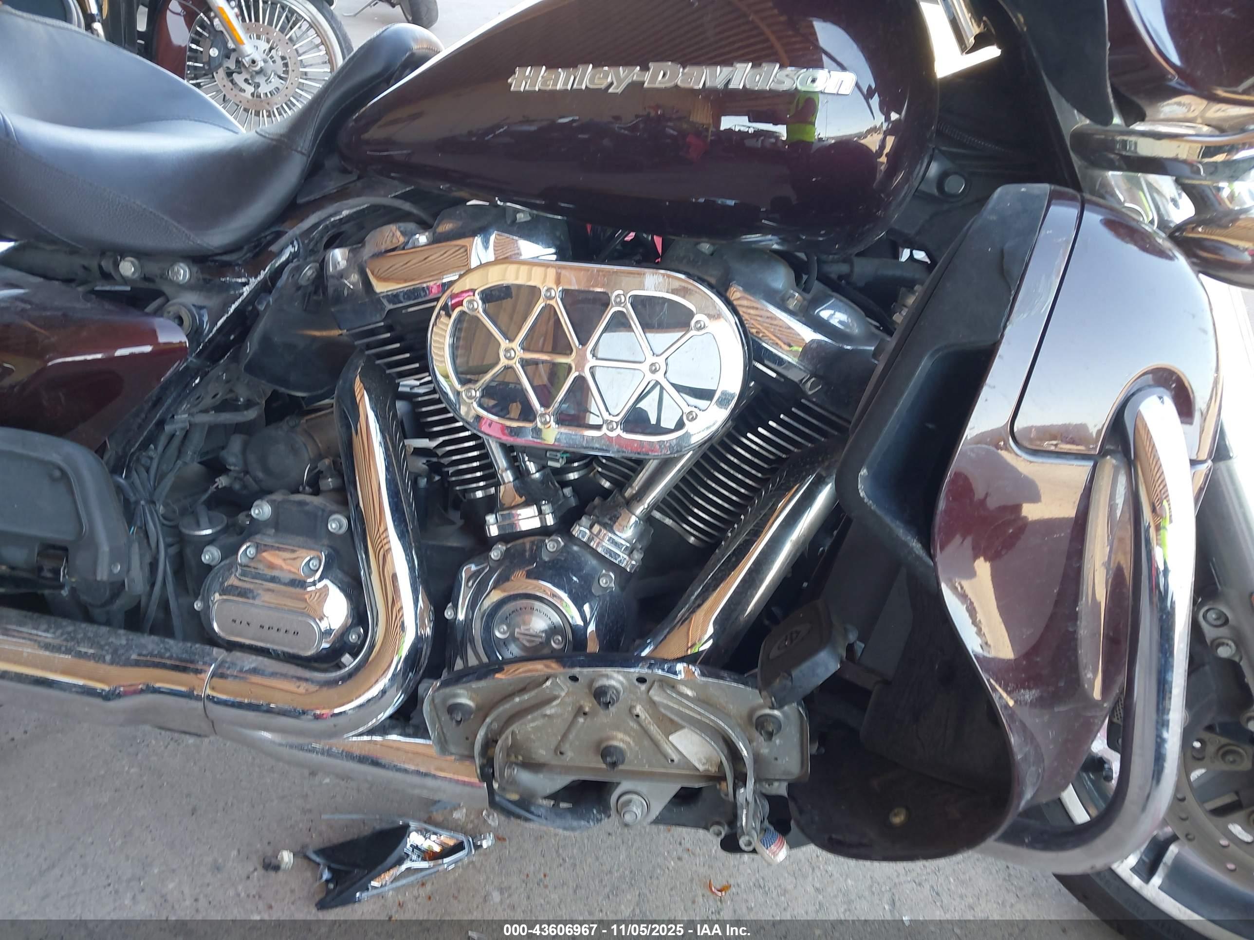 HARLEY-DAVIDSON FLHTK image 8