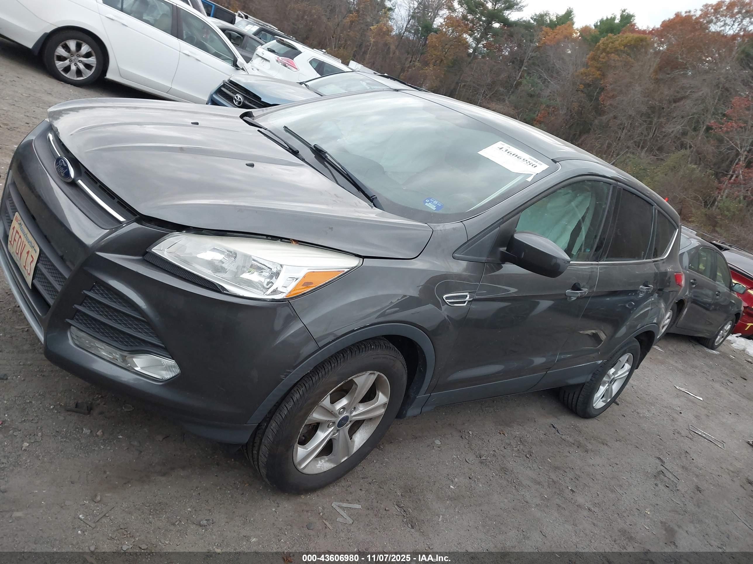 FORD ESCAPE image 3