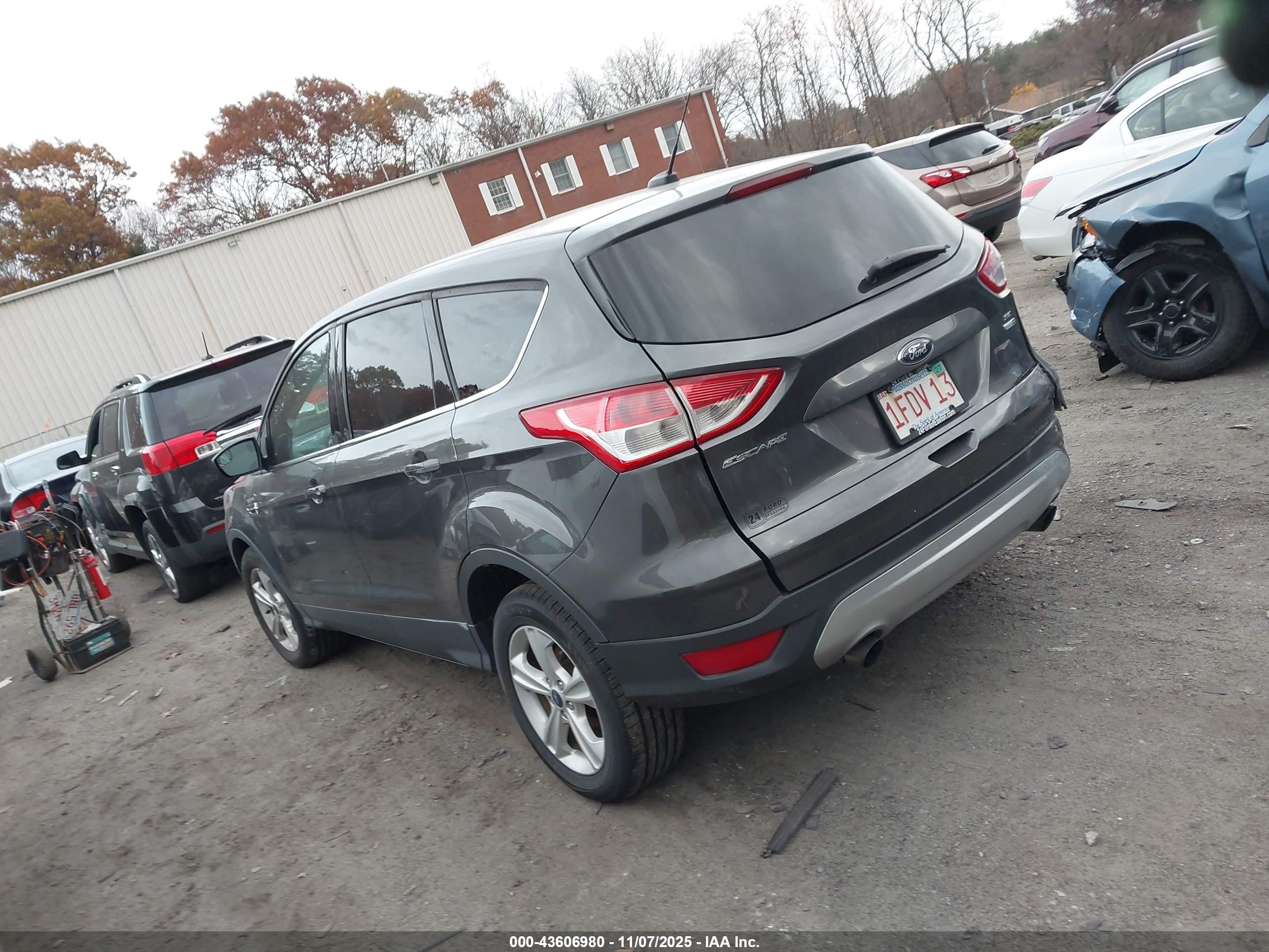 FORD ESCAPE image 4