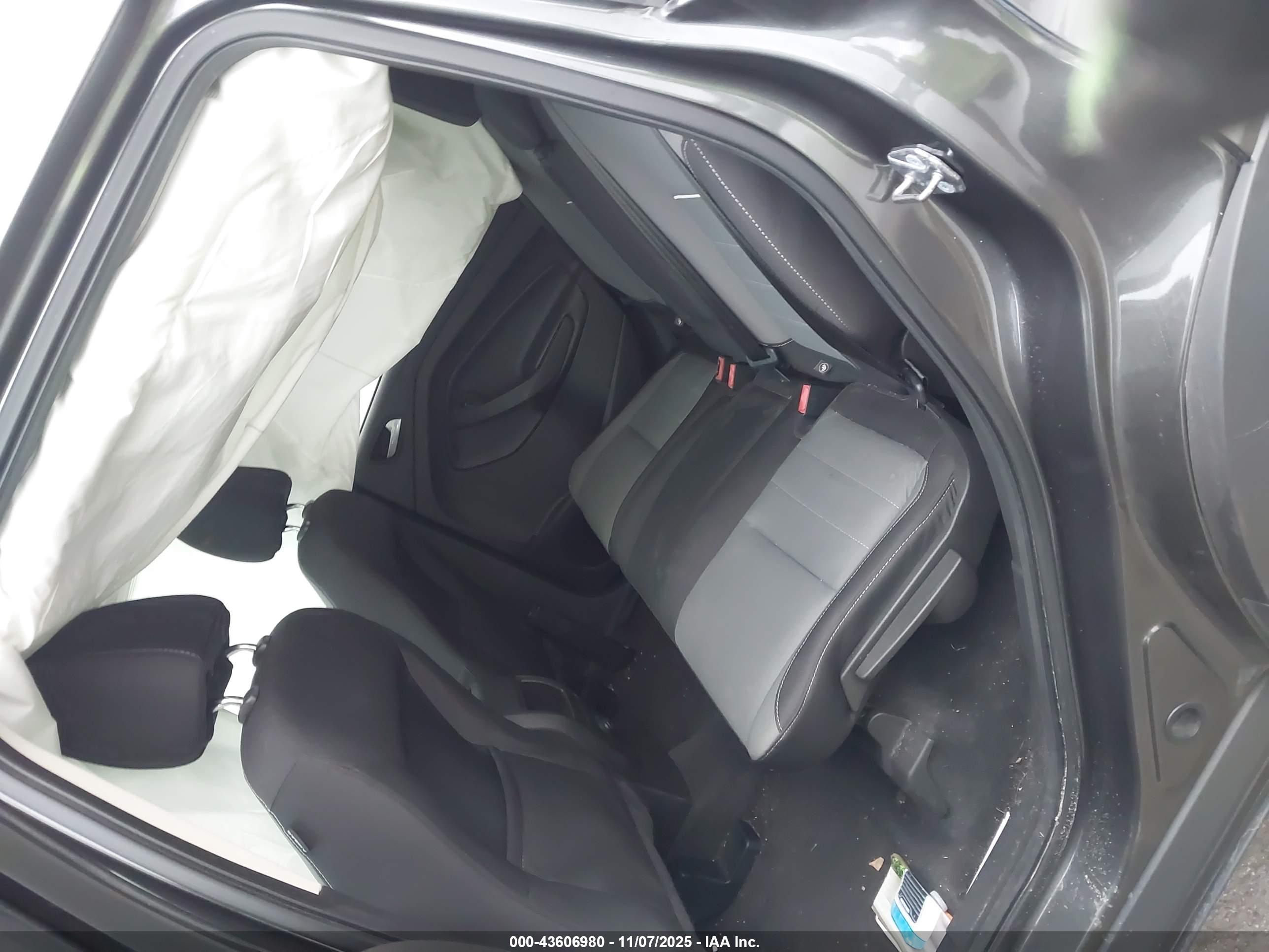 FORD ESCAPE image 8