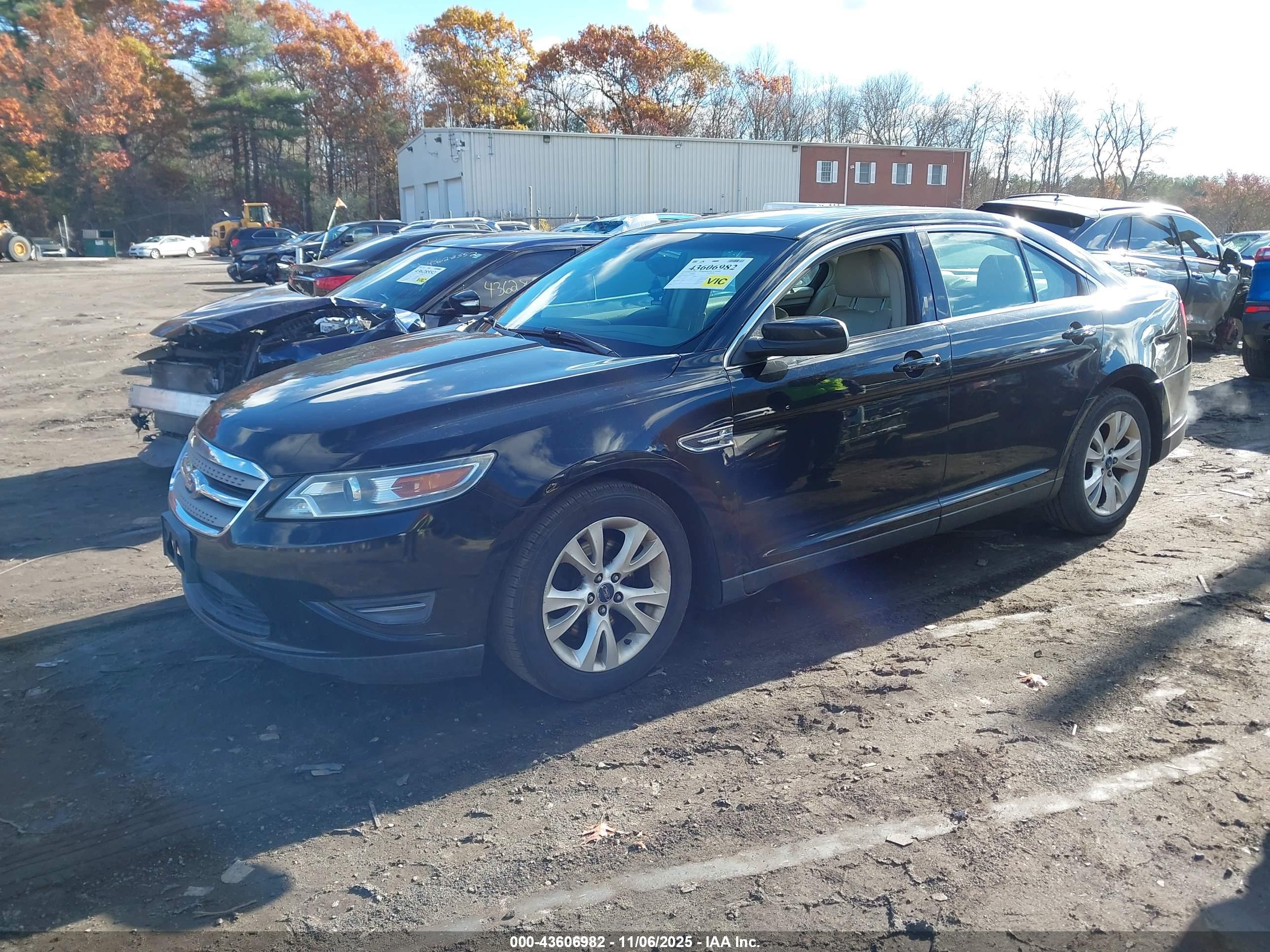 FORD TAURUS image 2