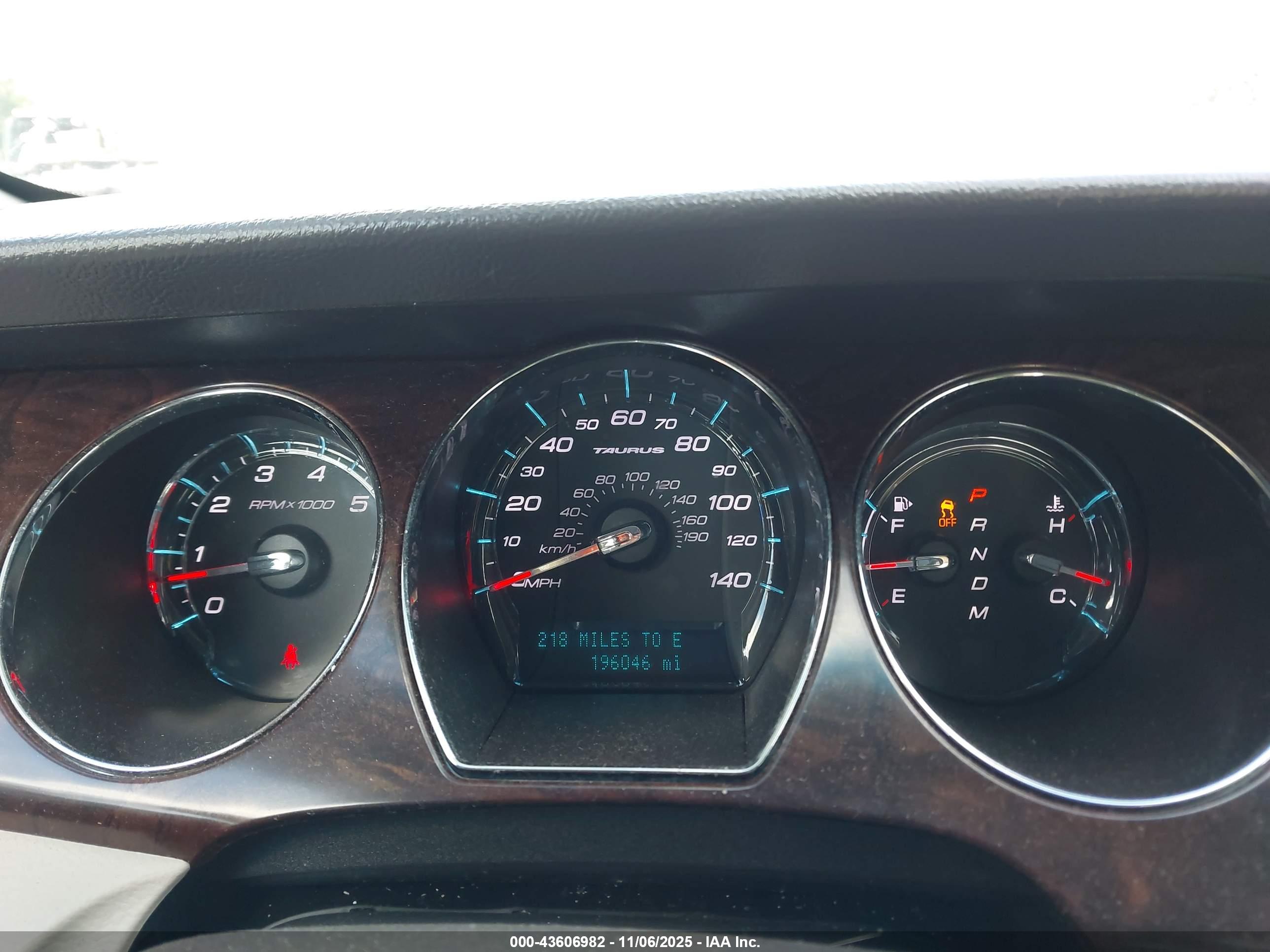 FORD TAURUS image 7
