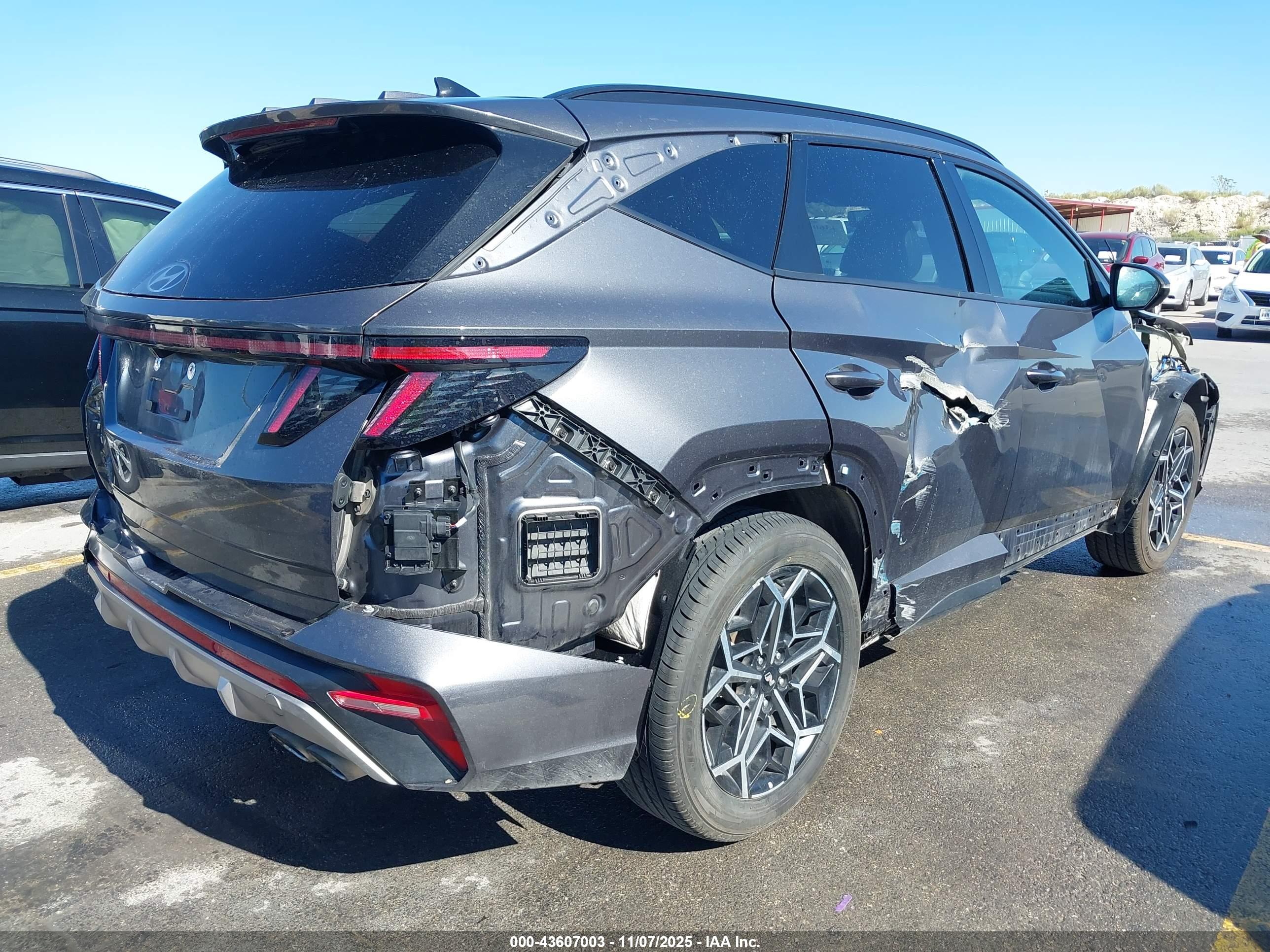 HYUNDAI TUCSON image 4