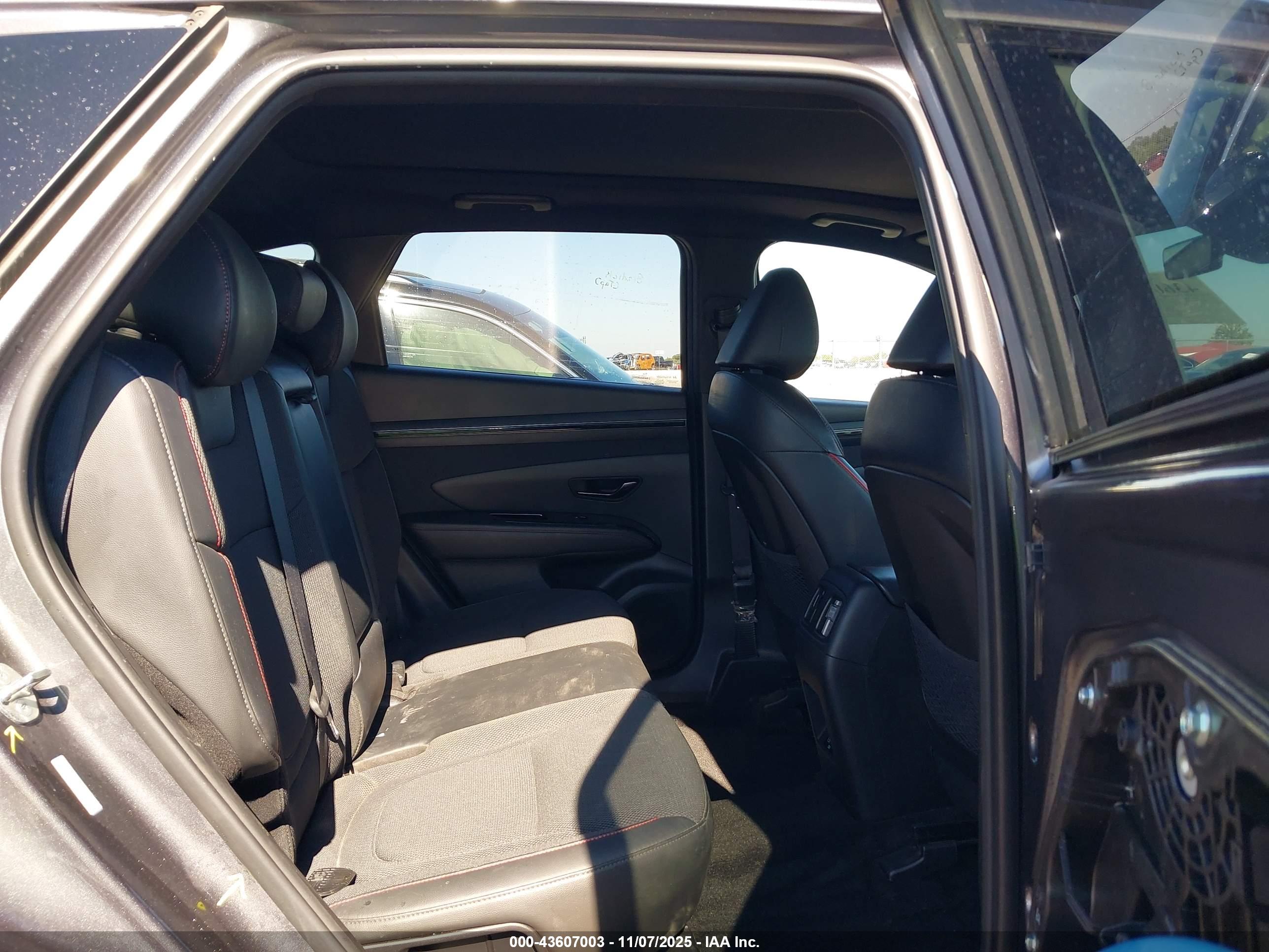 HYUNDAI TUCSON image 8