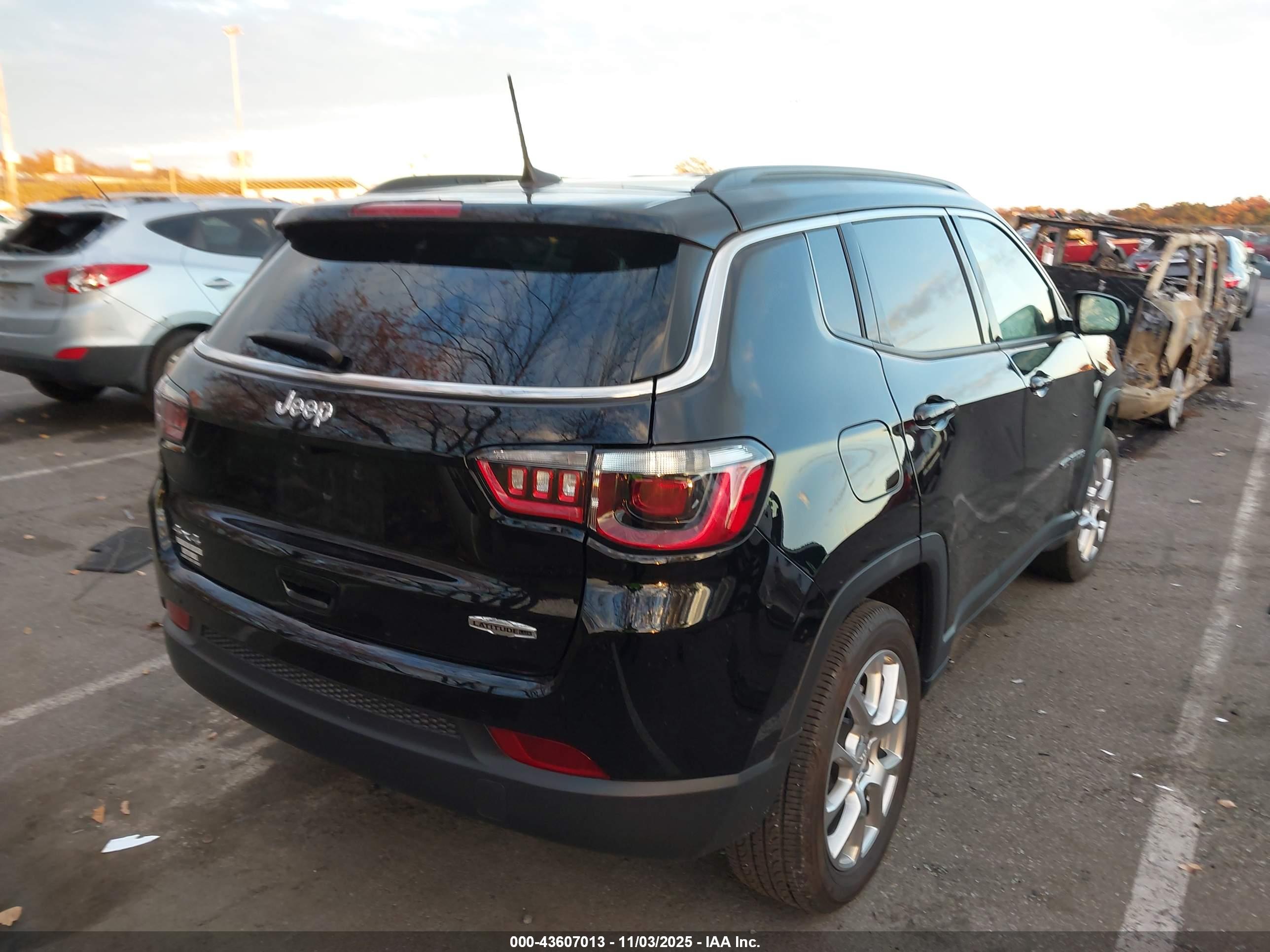 JEEP COMPASS image 4