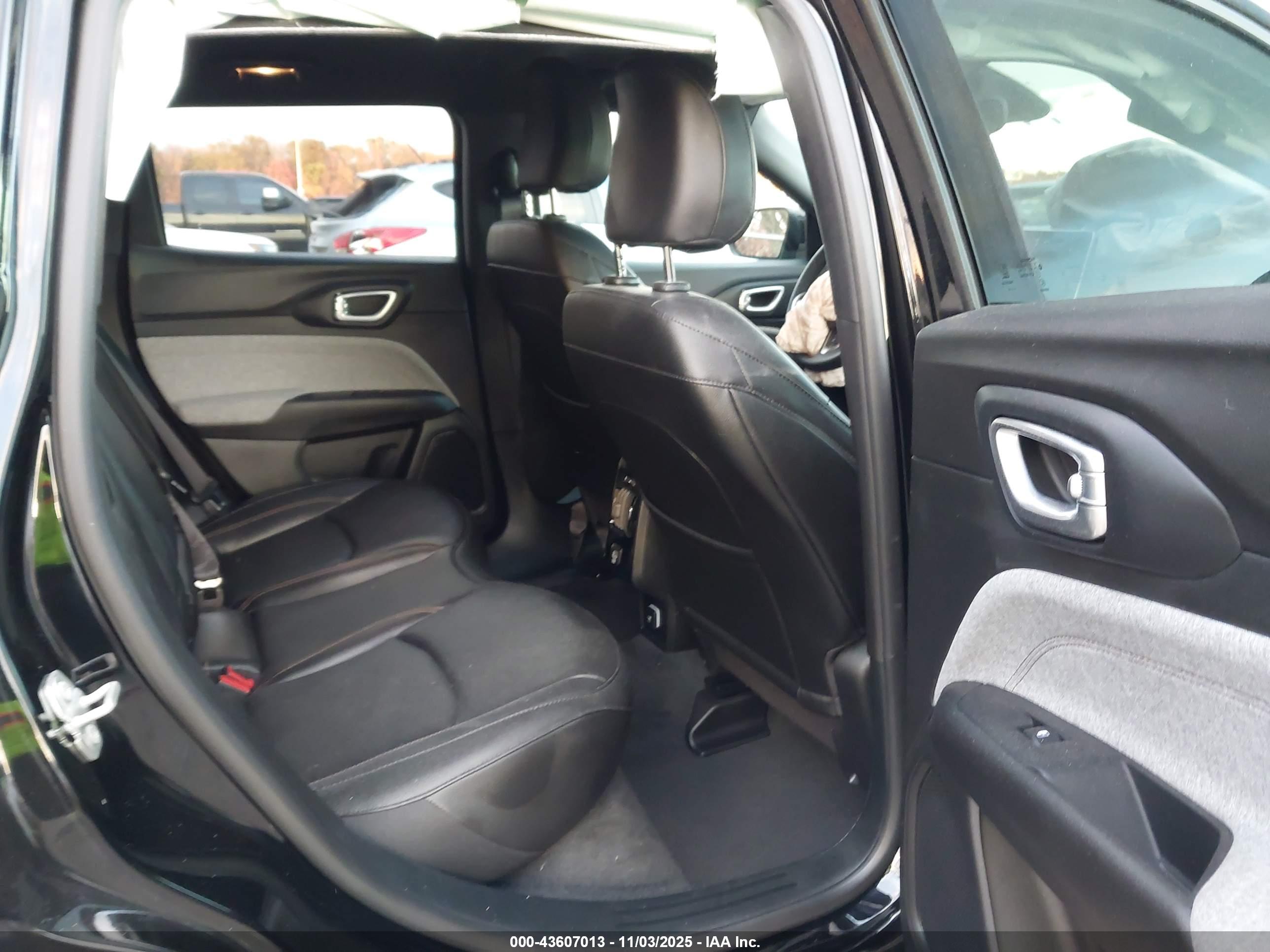 JEEP COMPASS image 8