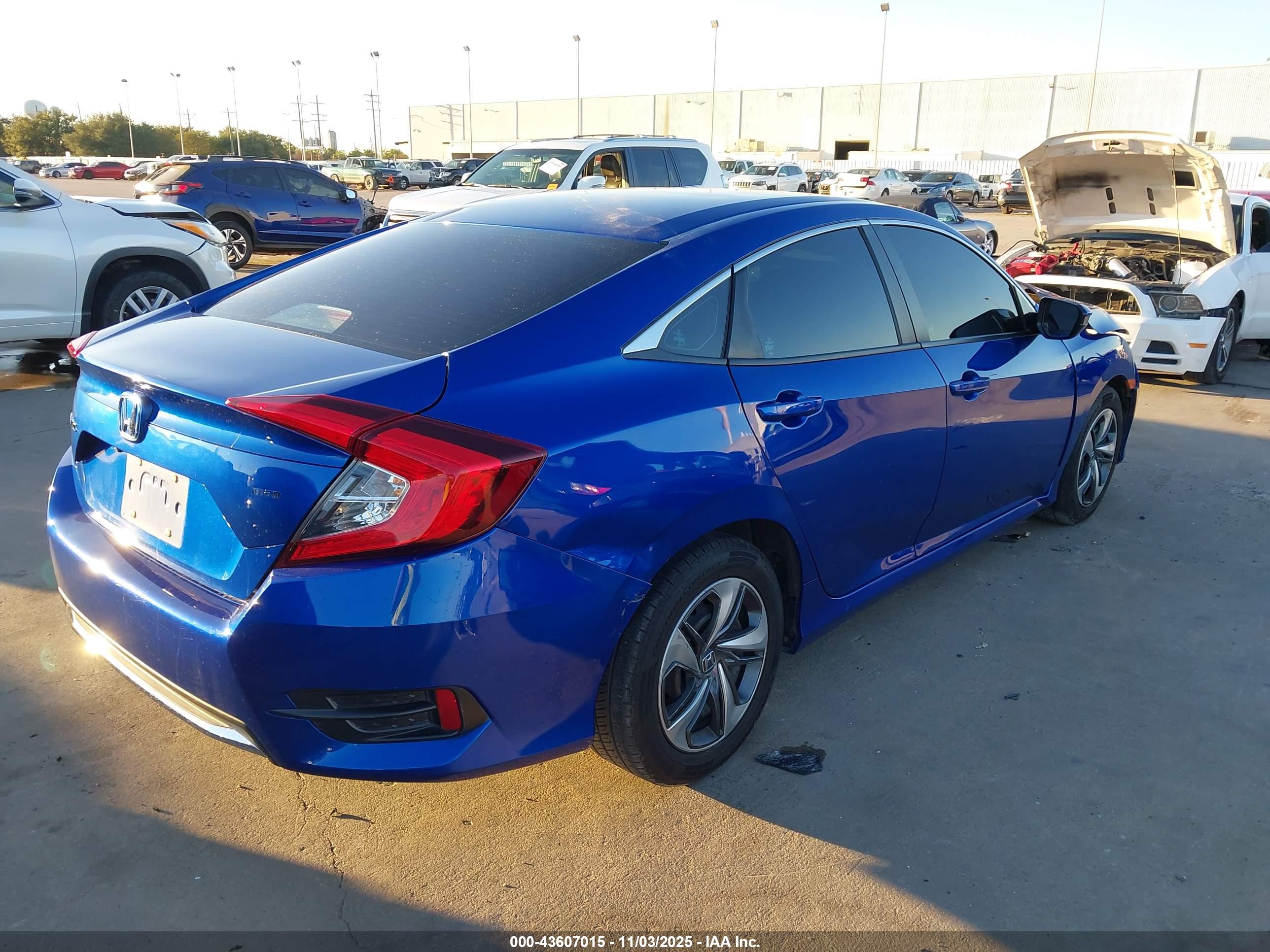 HONDA CIVIC image 4