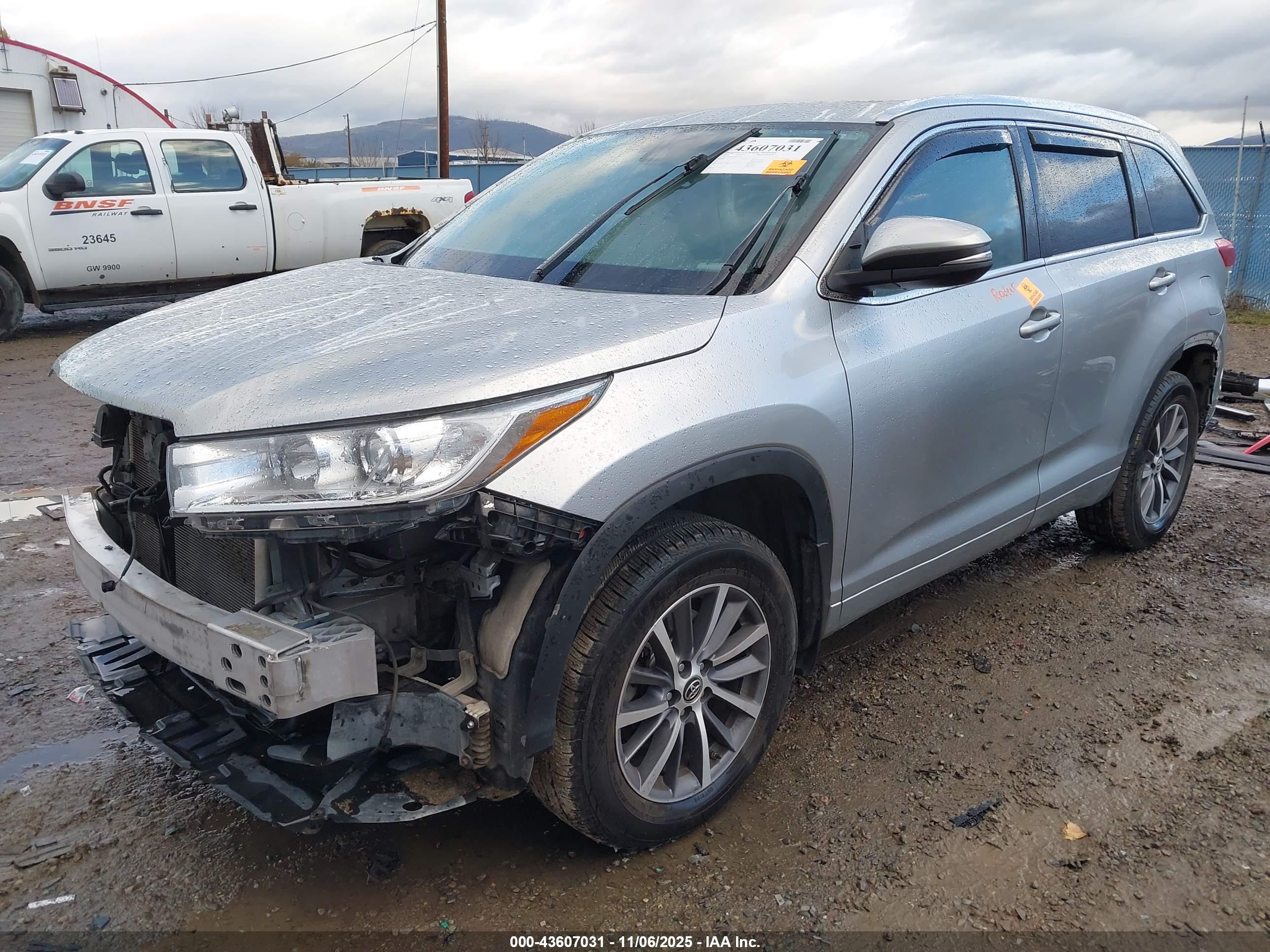 TOYOTA HIGHLANDER image 2
