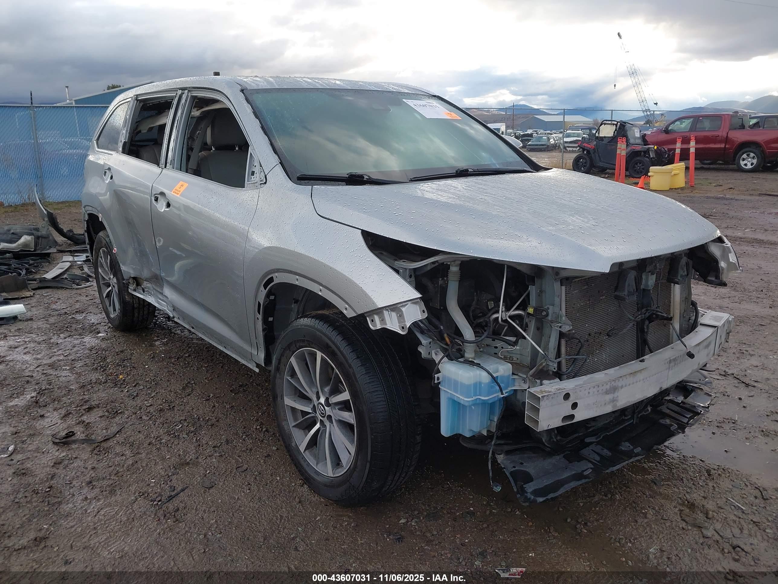 TOYOTA HIGHLANDER image 6