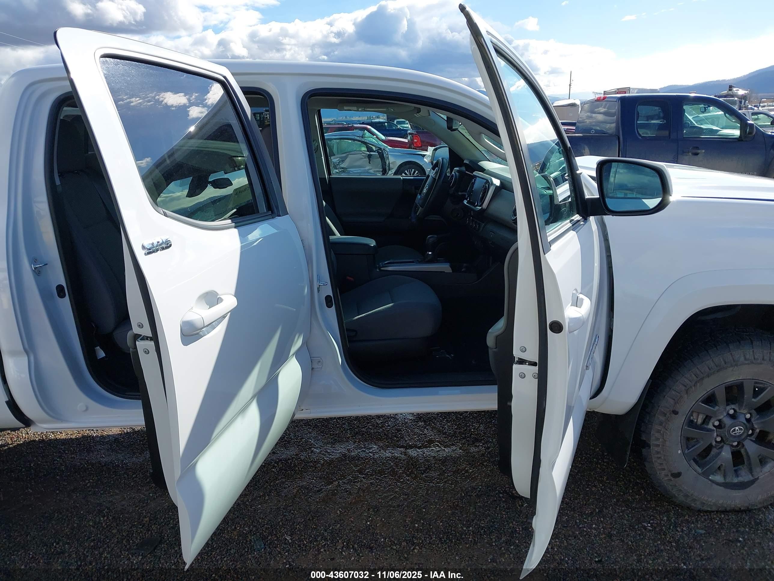 TOYOTA TACOMA image 5