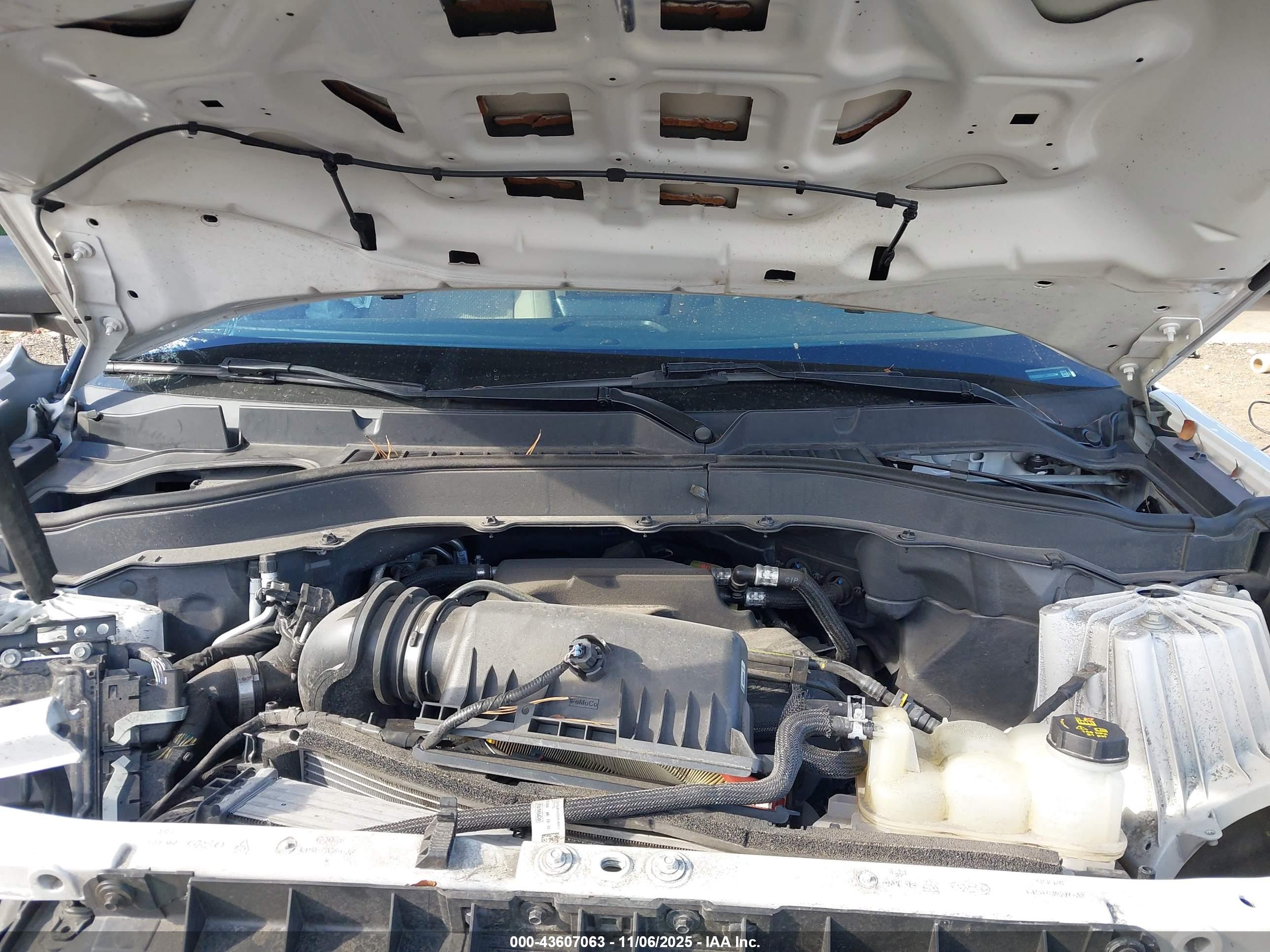 FORD EXPLORER image 10